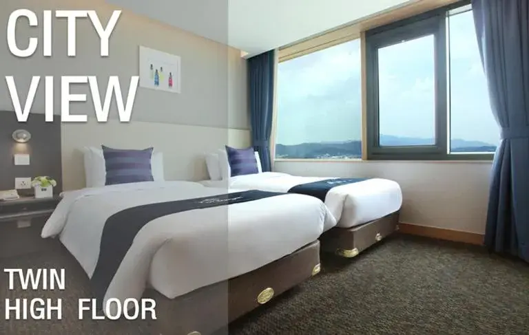Standard Twin Room with High floor assigned (17F~) & City View in Hotel Skypark Kingstown Dongdaemun Standard Twin Room with High floor assigned (17F~) & City View in Hotel Skypark Kingstown Dongdaemun