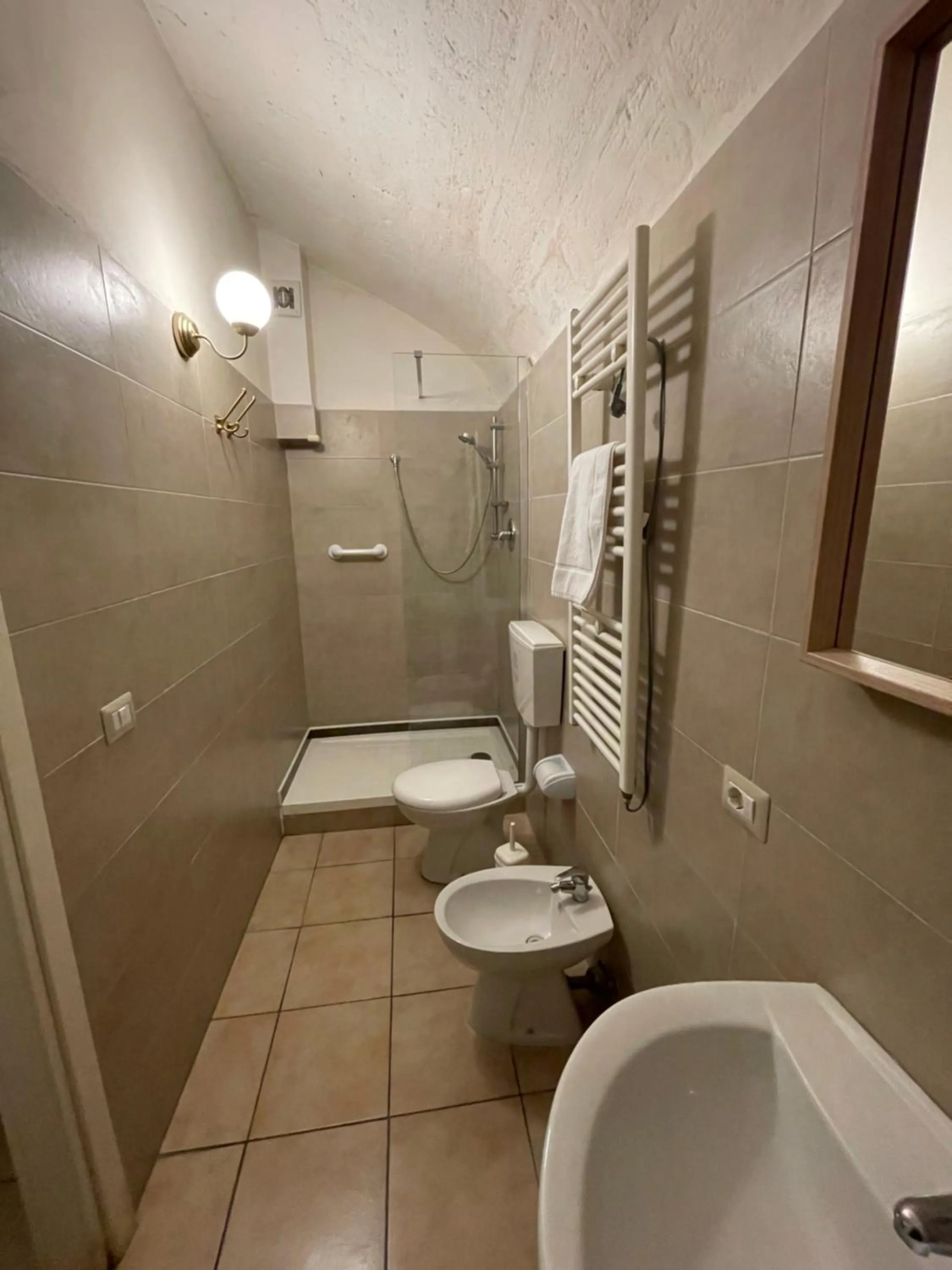 Shower in Antica Mateola