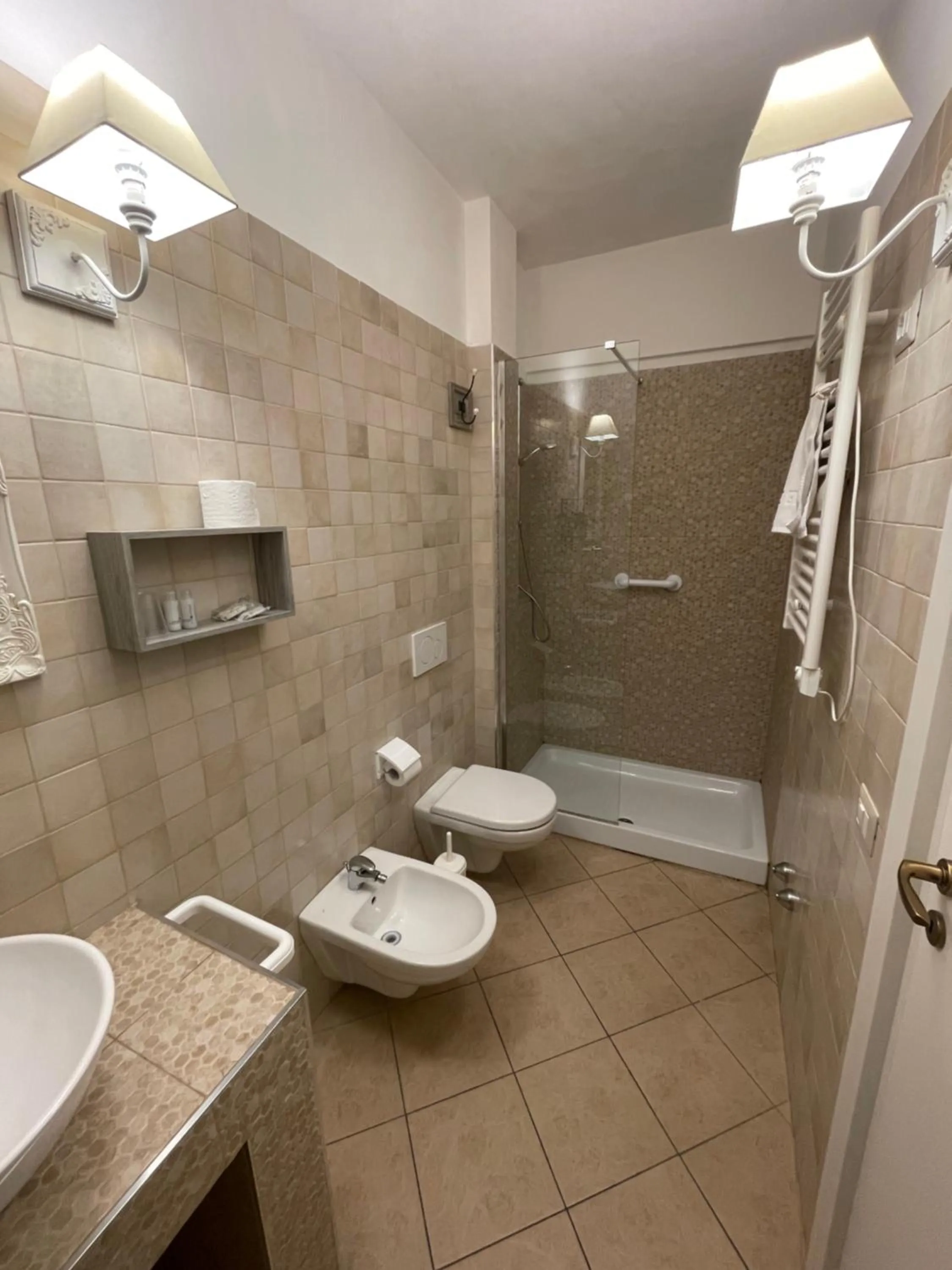 Shower in Antica Mateola