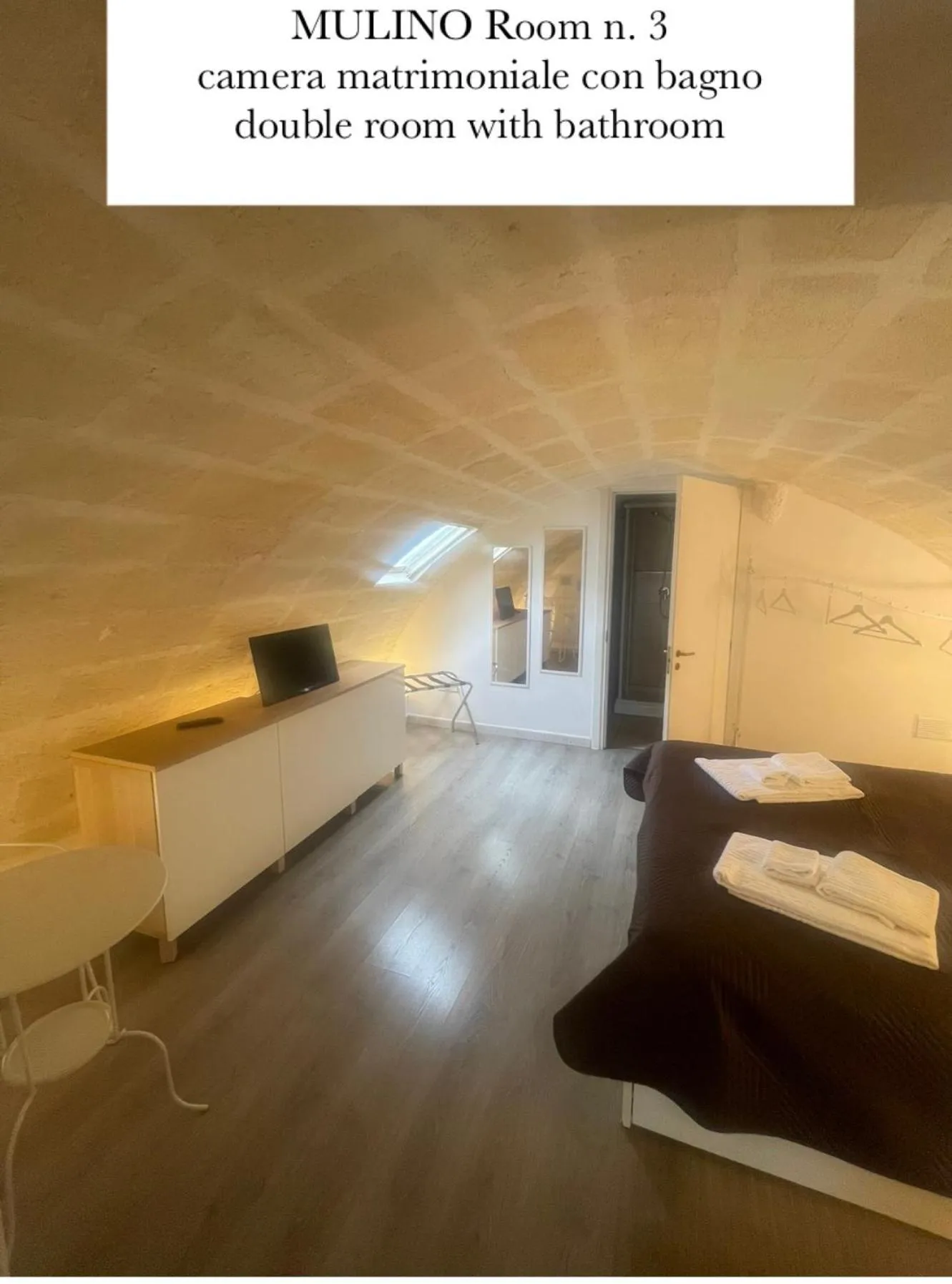 Photo of the whole room, Bed in Antica Mateola