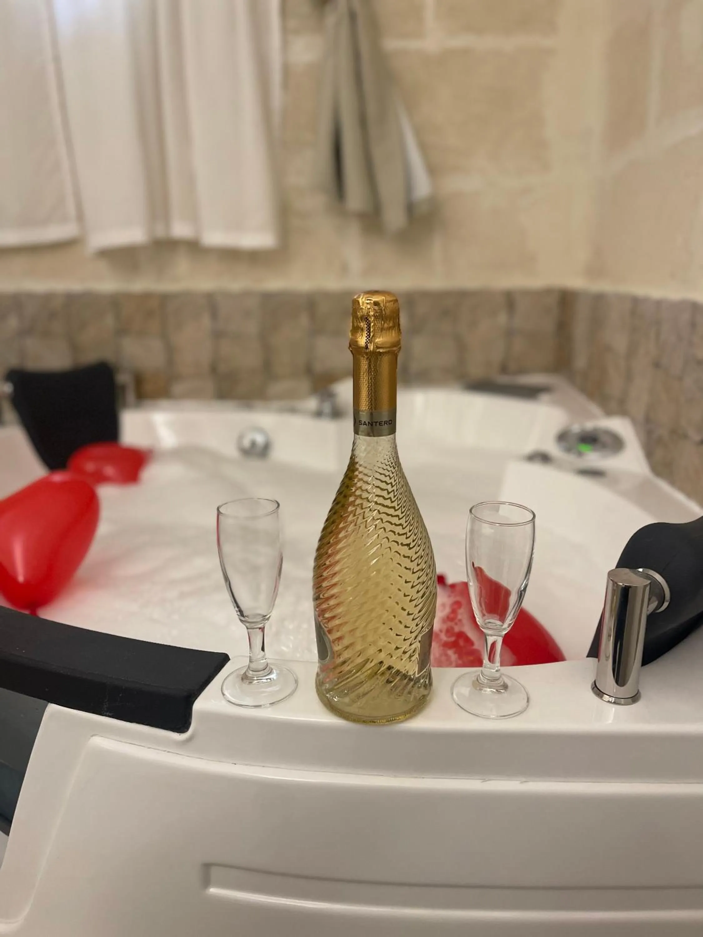 Hot Tub in Antica Mateola