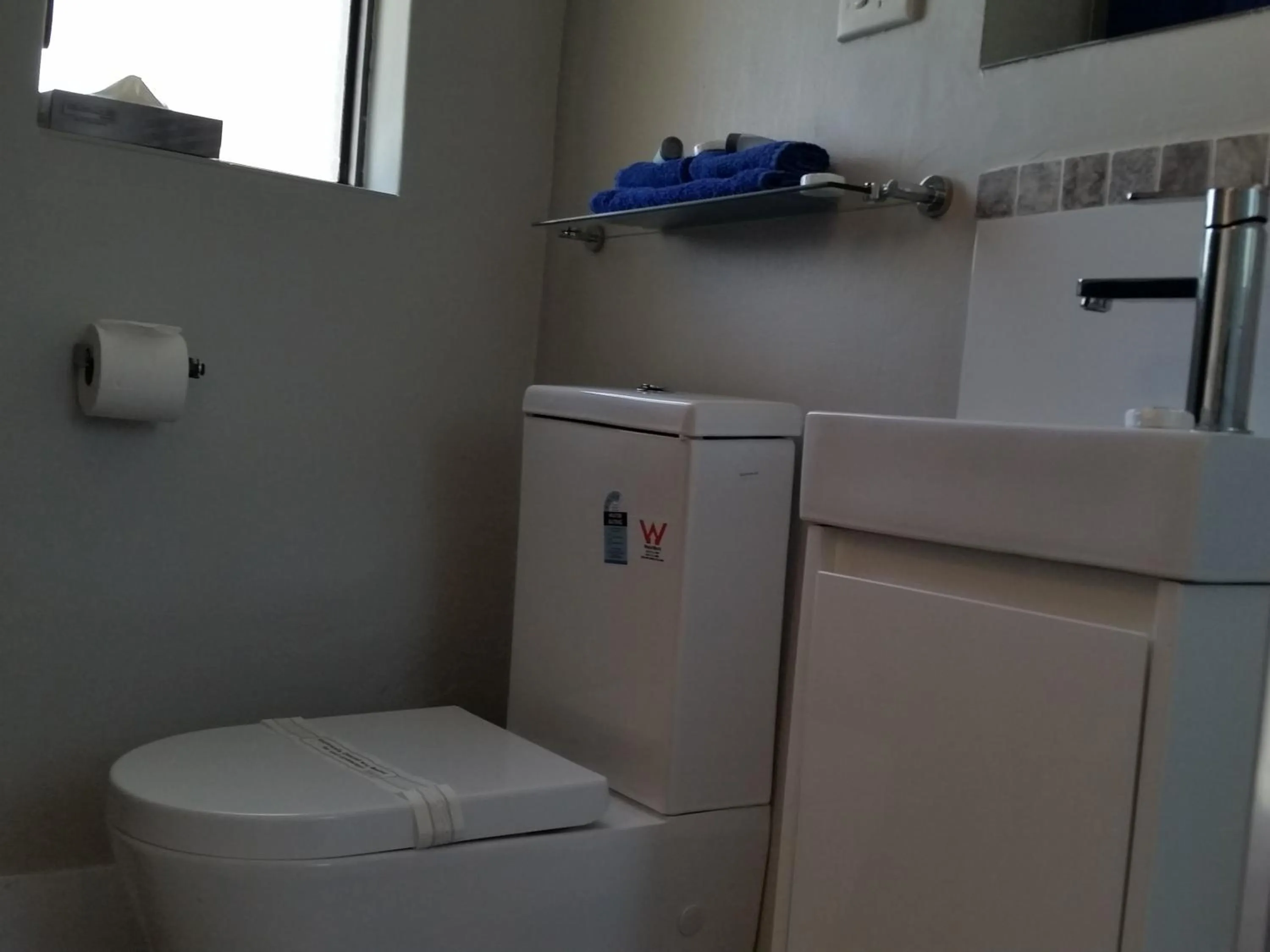 Toilet in Mandurah Foreshore Motel