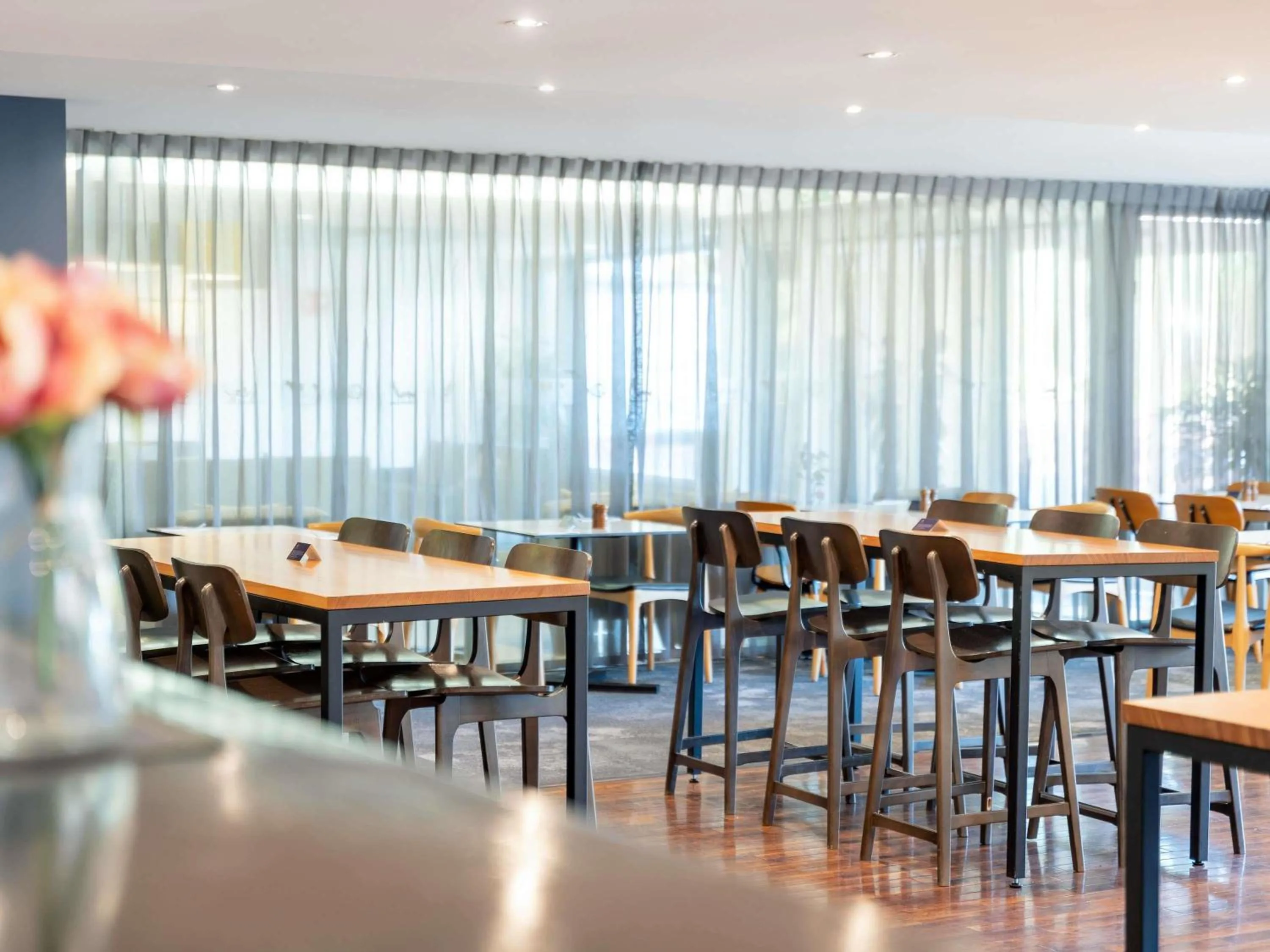 Restaurant/places to eat in Mantra on Northbourne