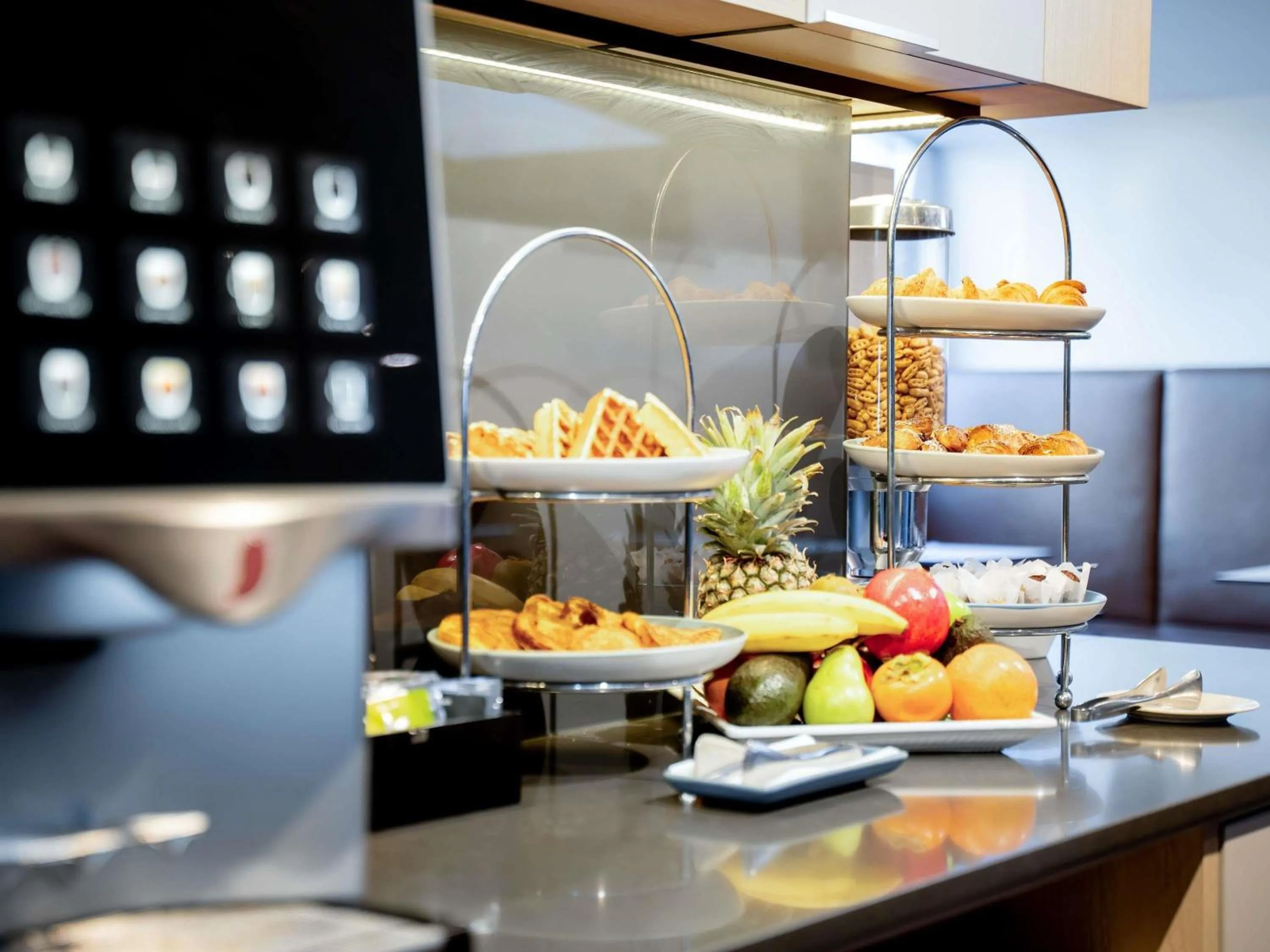 Restaurant/places to eat in Mantra on Northbourne