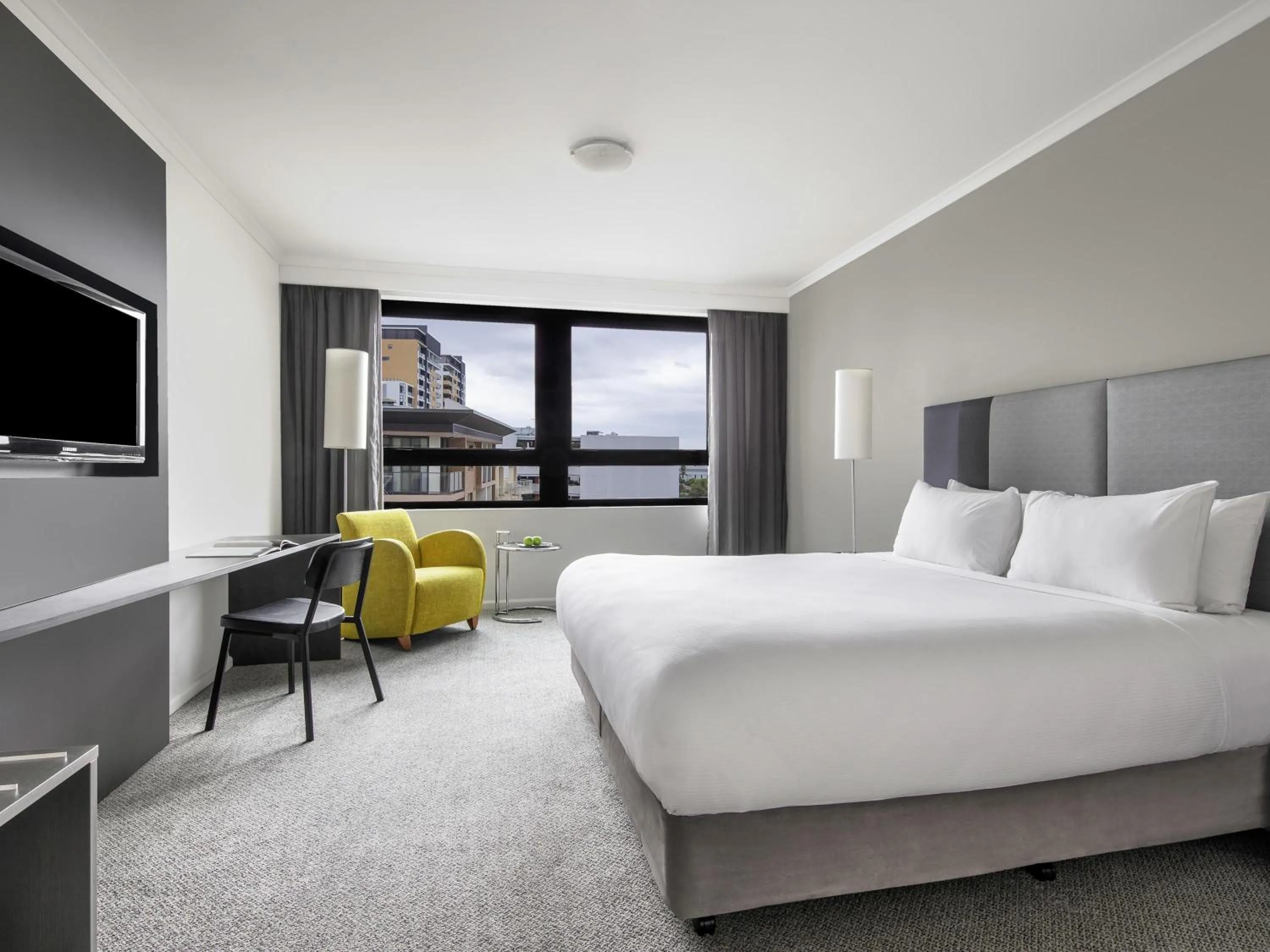 Bedroom, Bed in Mantra Parramatta