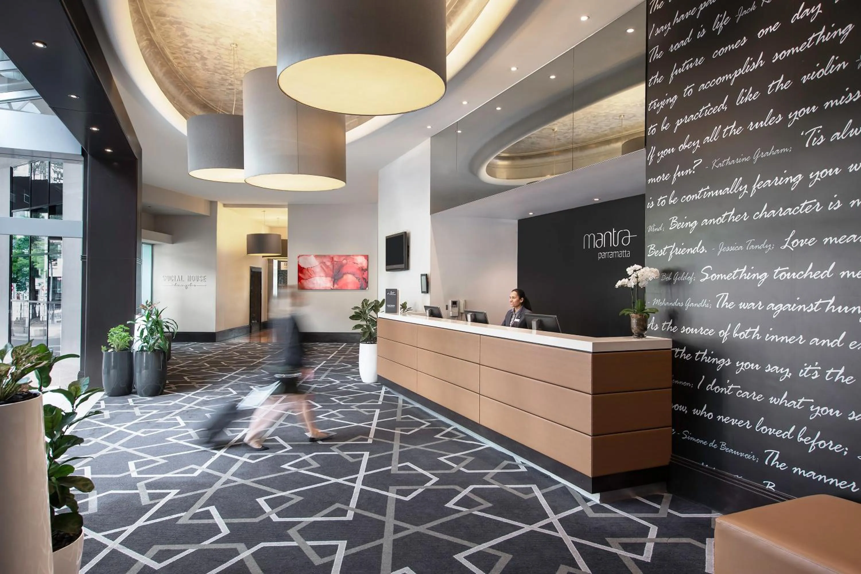 Lobby or reception in Mantra Parramatta