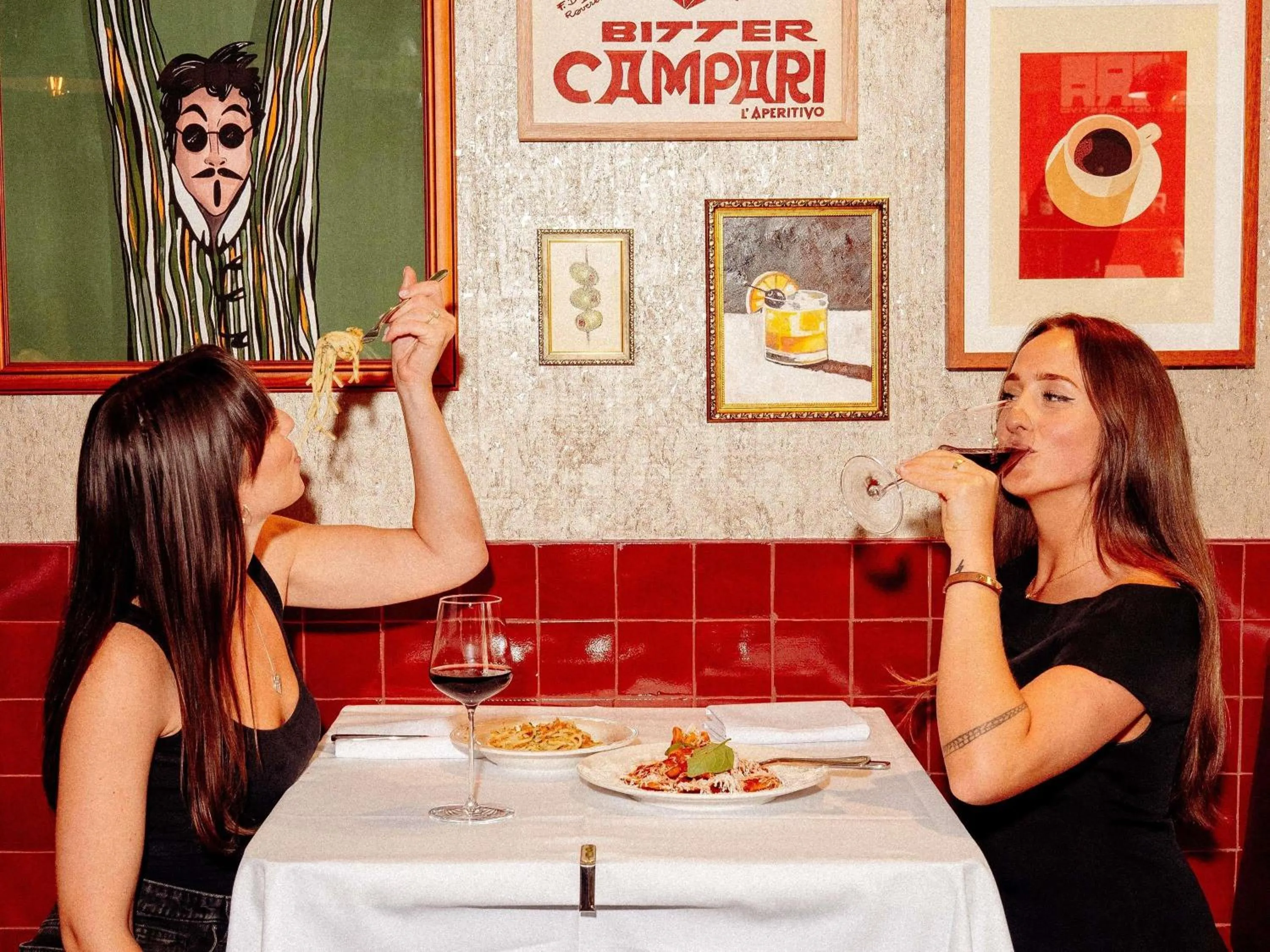 Property building in Mantra 2 Bond Street