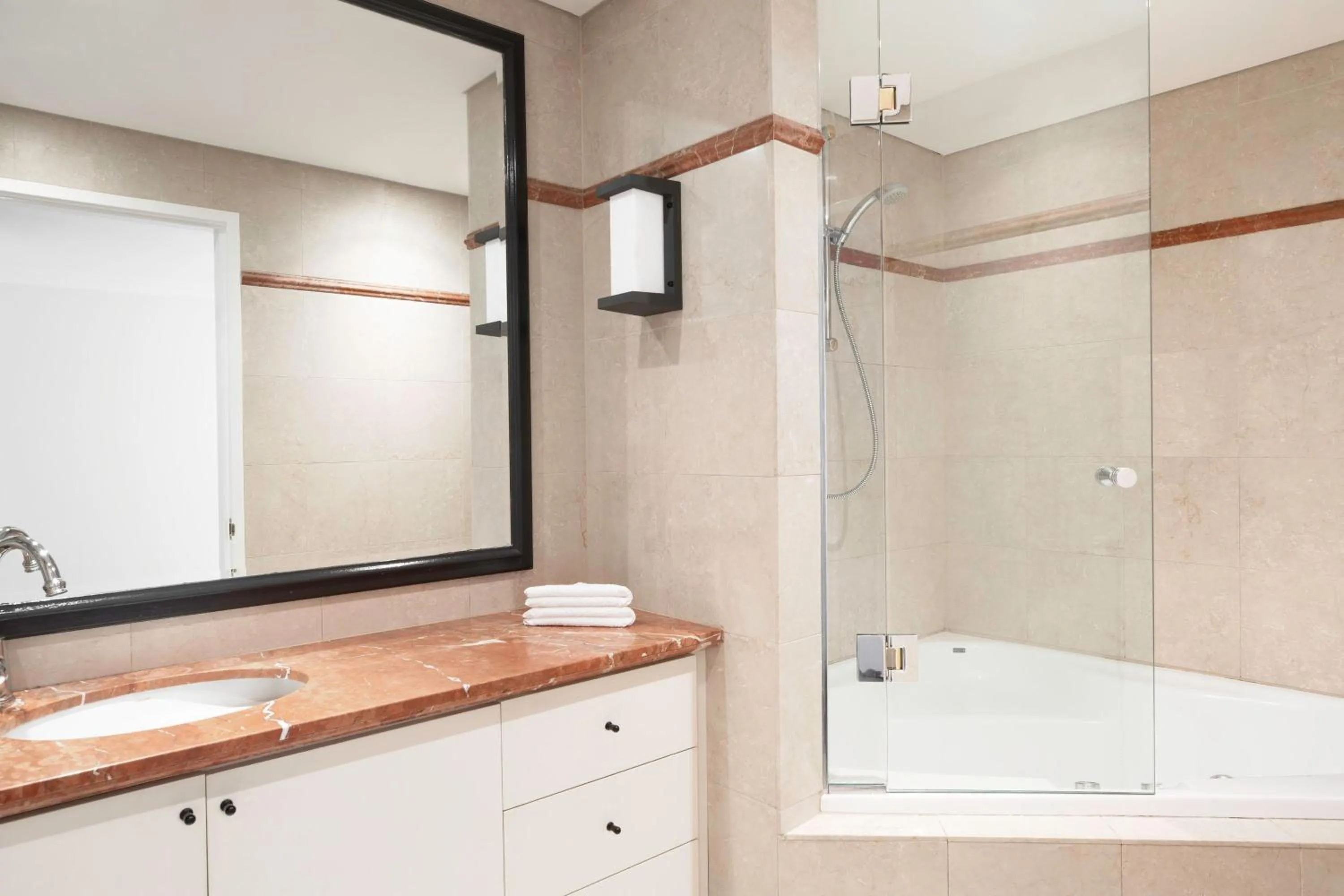 Bathroom in Mantra 2 Bond Street