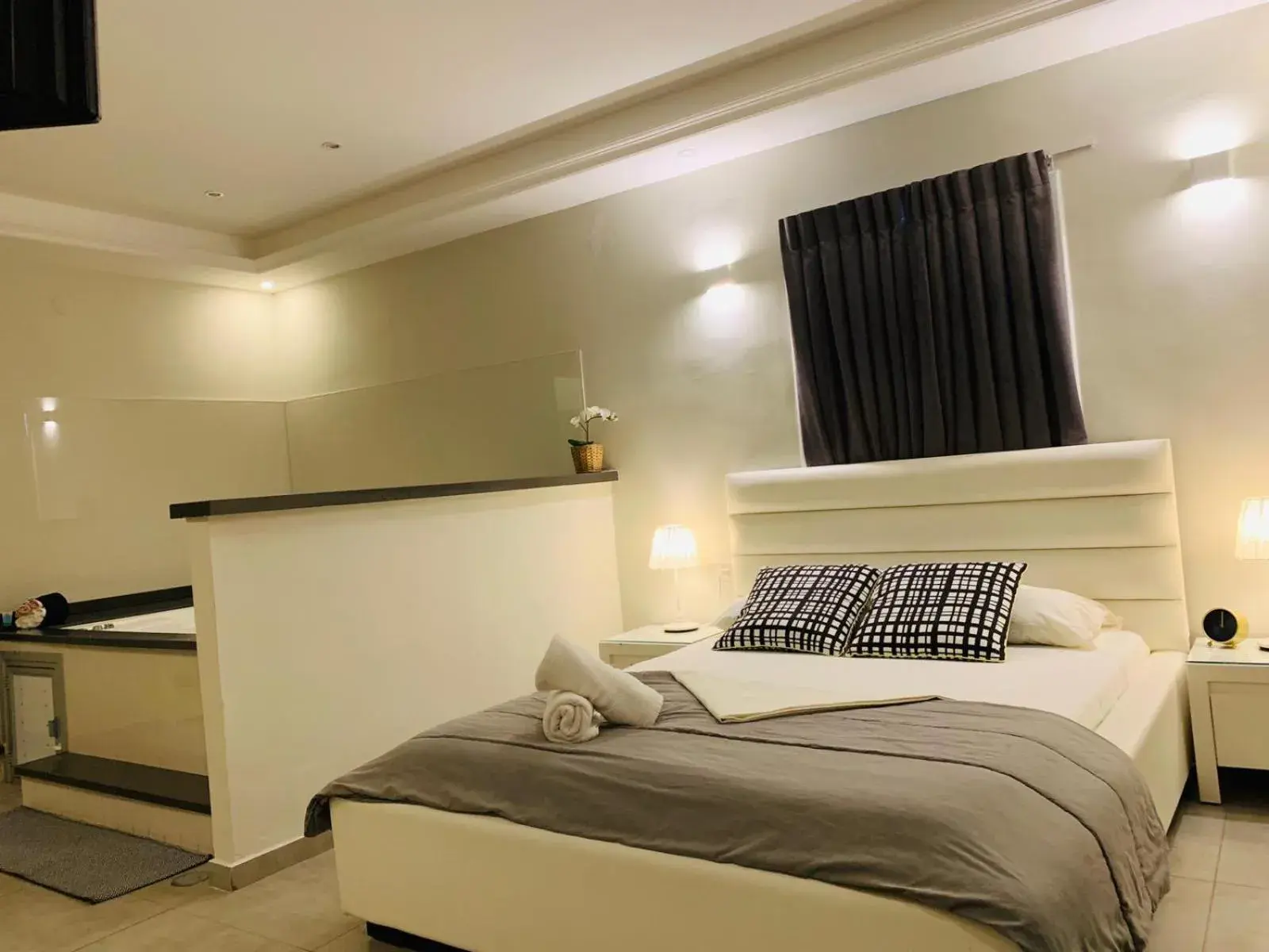 King Suite with Spa Bath in Spat Beach King Suite with Spa Bath in Spat Beach