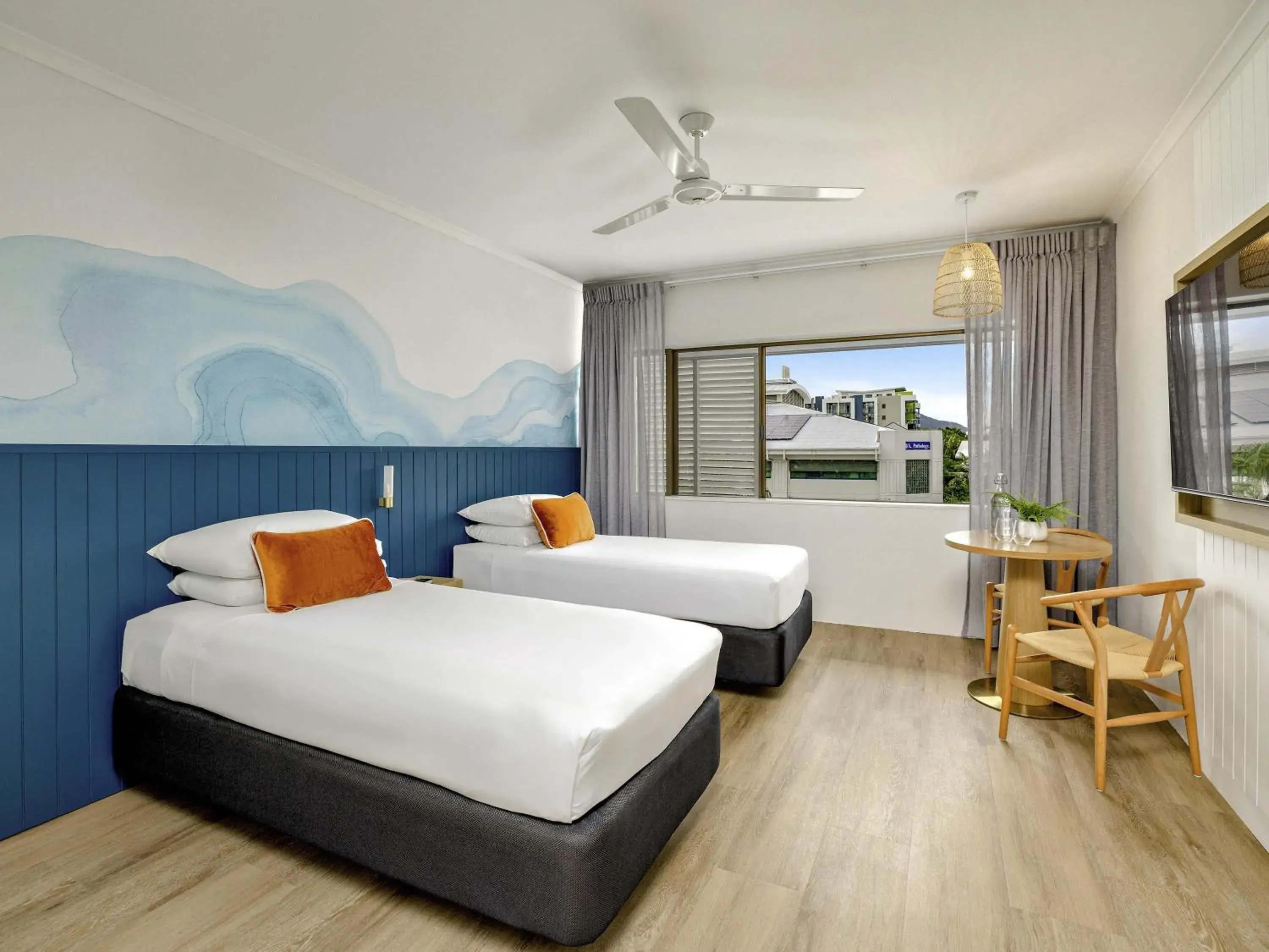 Standard Twin Room with 2 single beds in Mercure Cairns Standard Twin Room with 2 single beds in Mercure Cairns