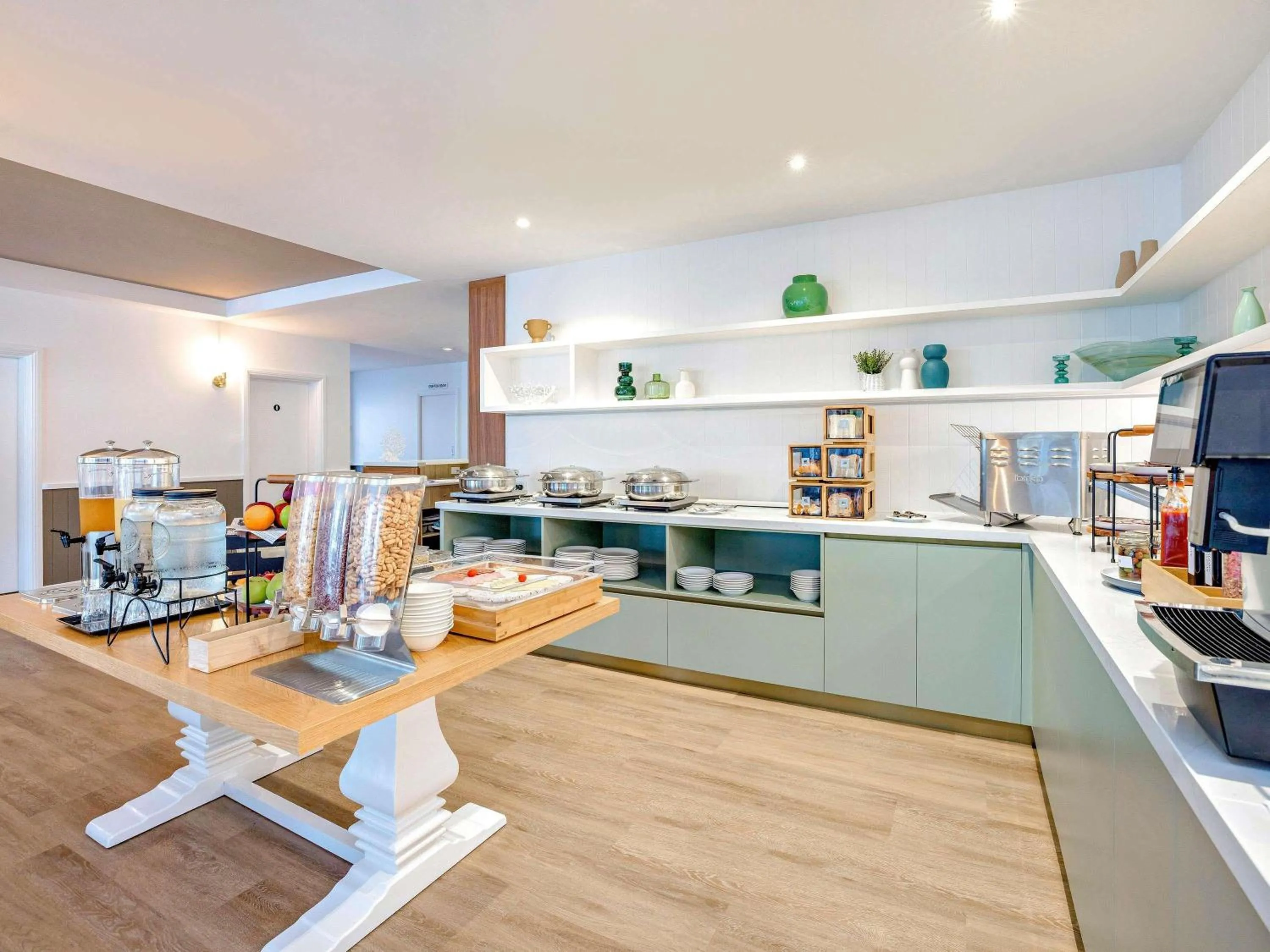 Breakfast in Mercure Cairns