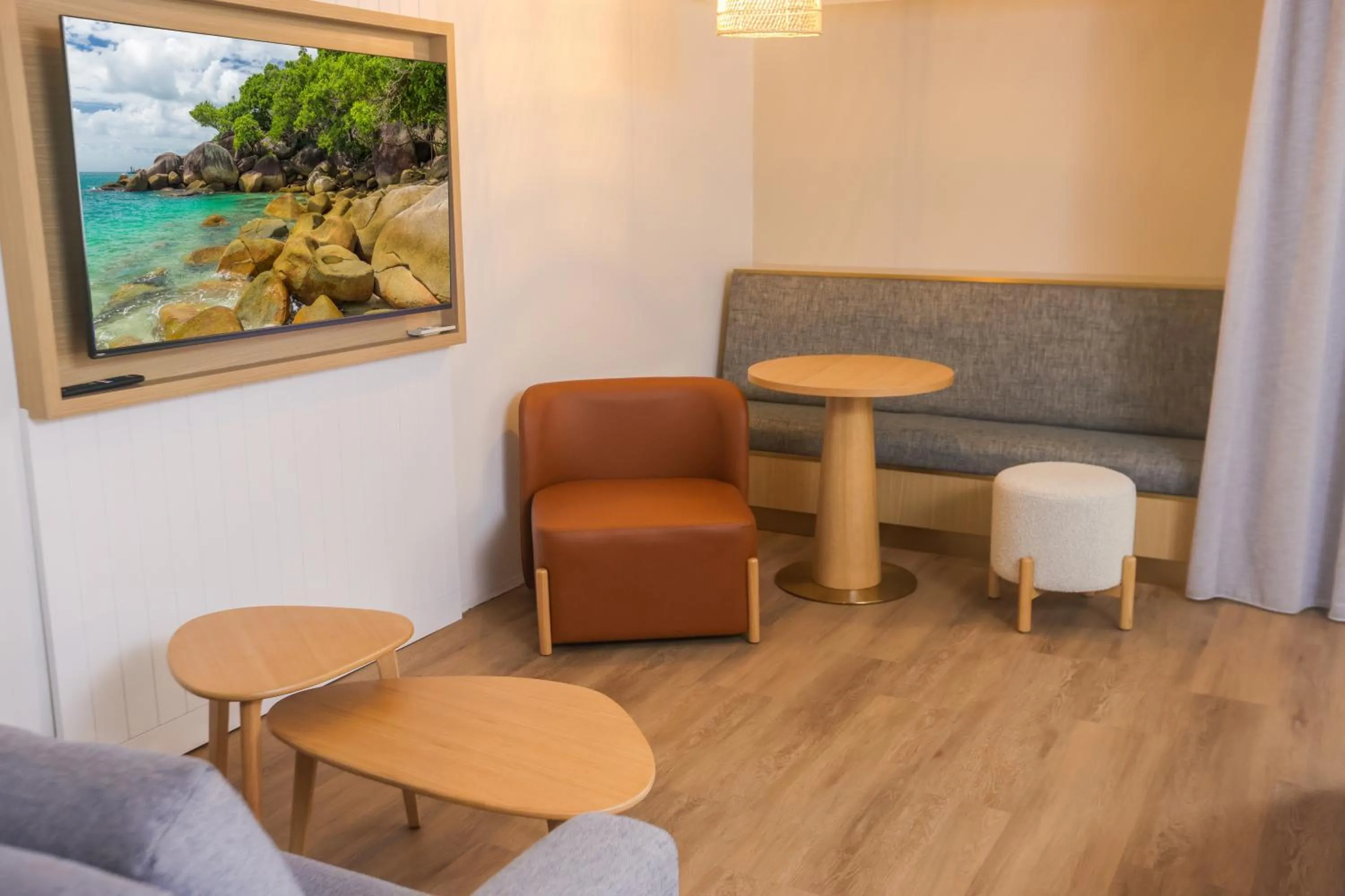 Bedroom in Mercure Cairns