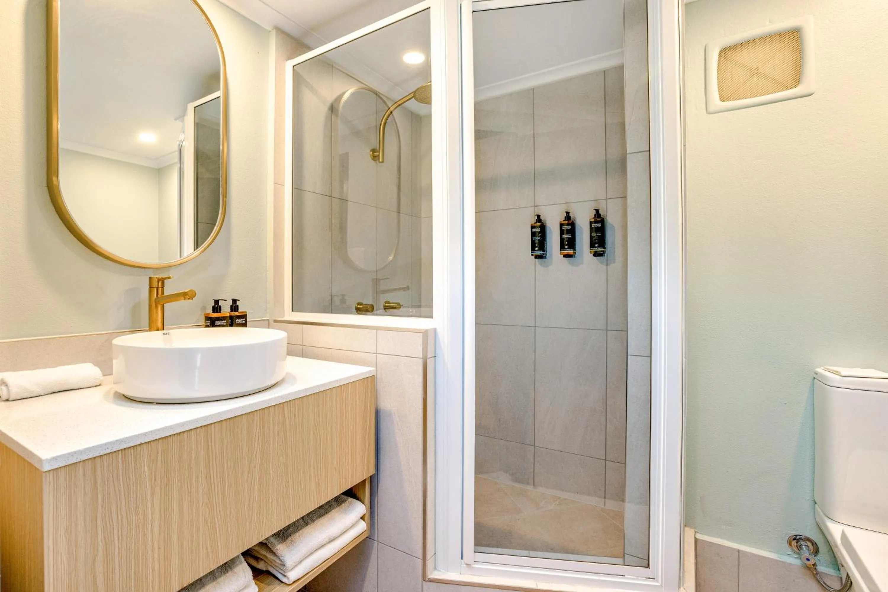 Bathroom in Mercure Cairns