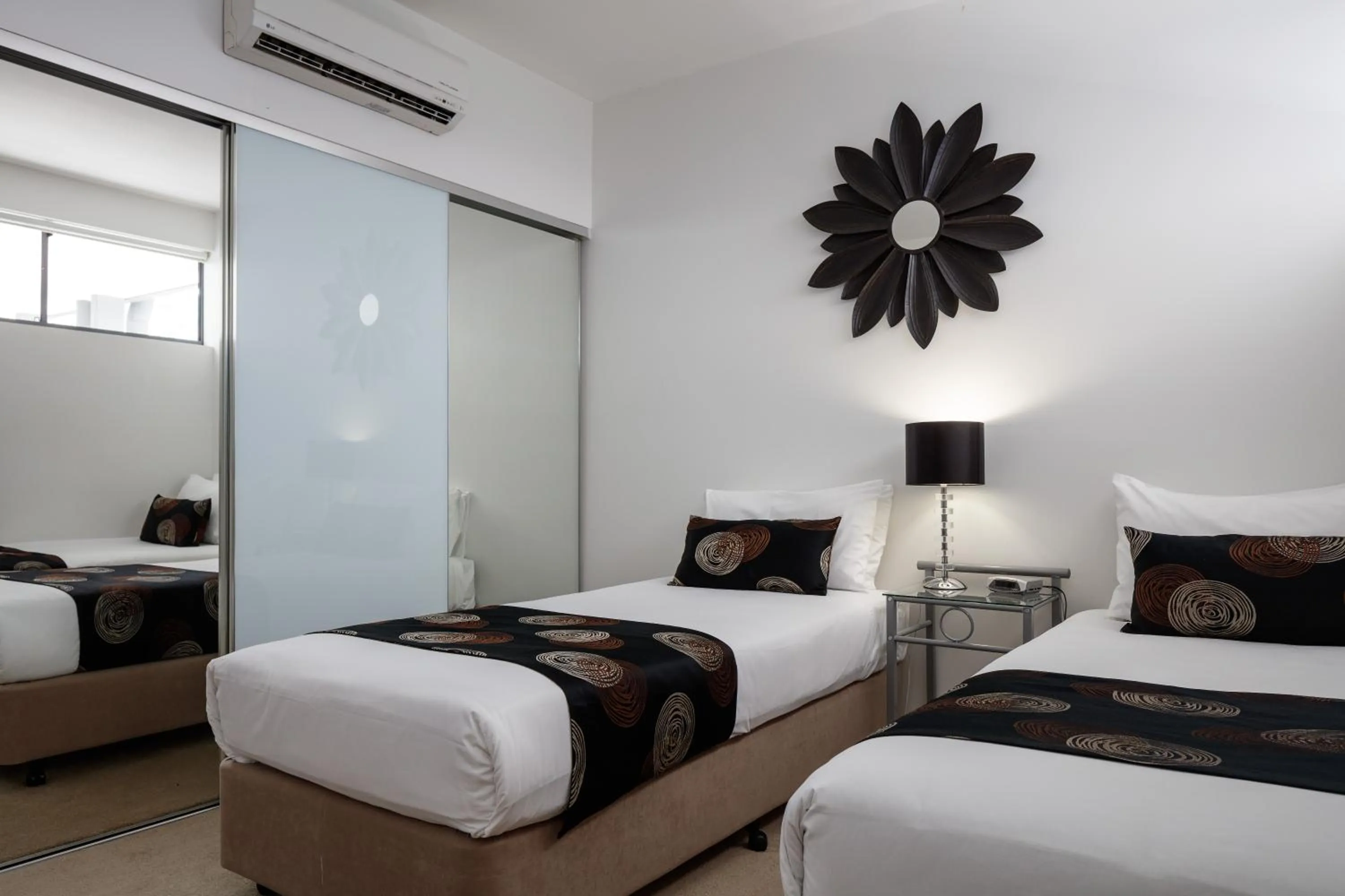 Bedroom, Bed in Central Islington Apartments