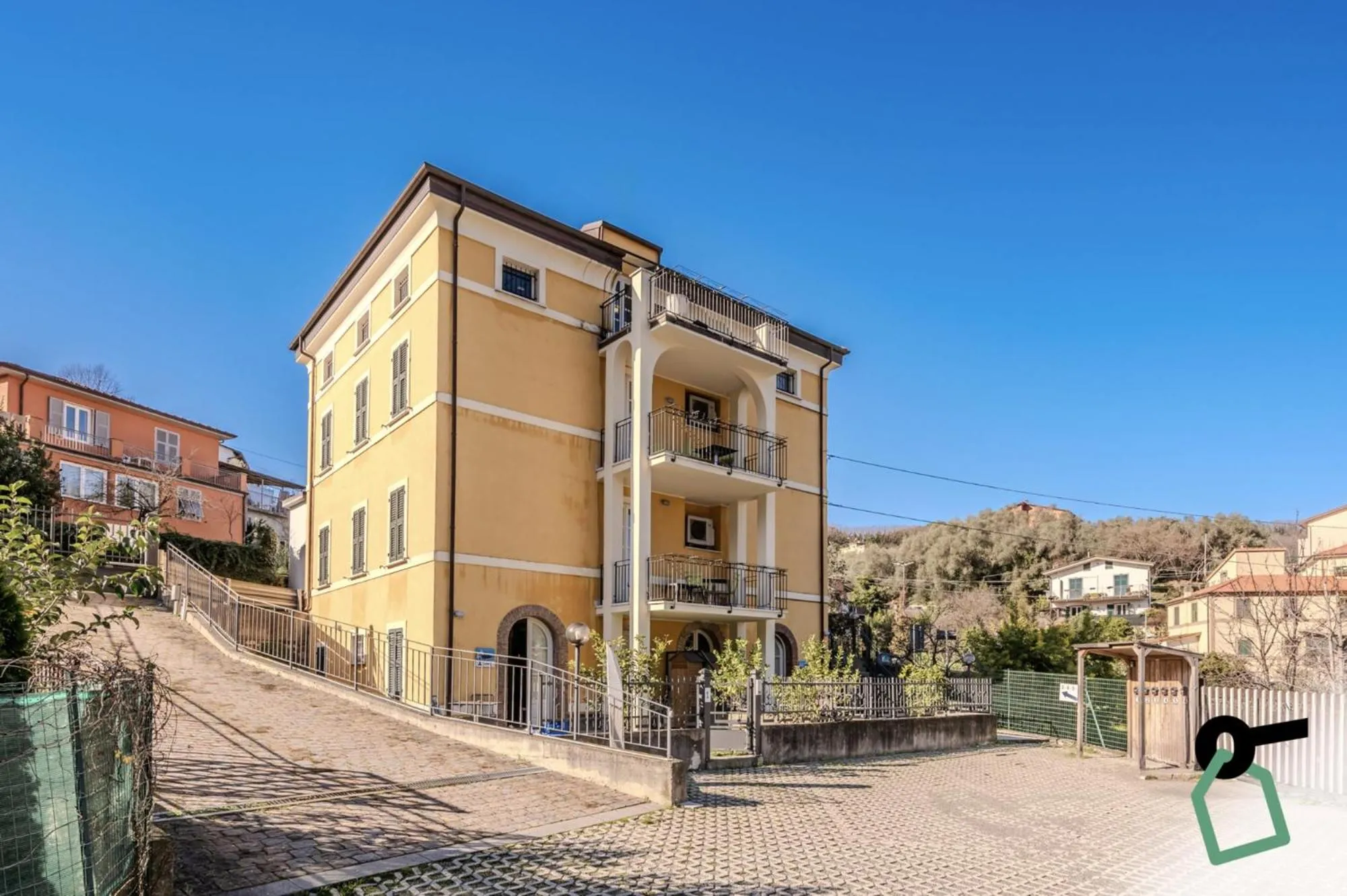 Property building in HOTIDAY Apartment Collection - Lerici Terrediliguria
