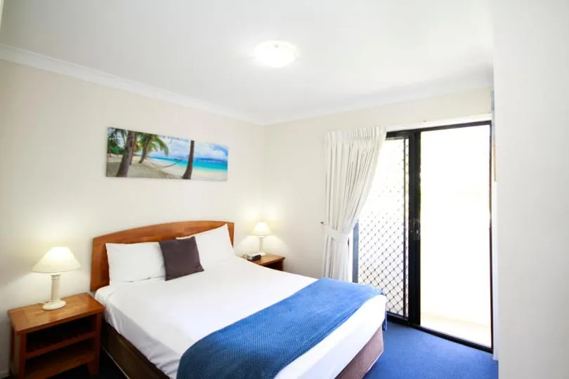 Bedroom, Bed in Island Beach Resort