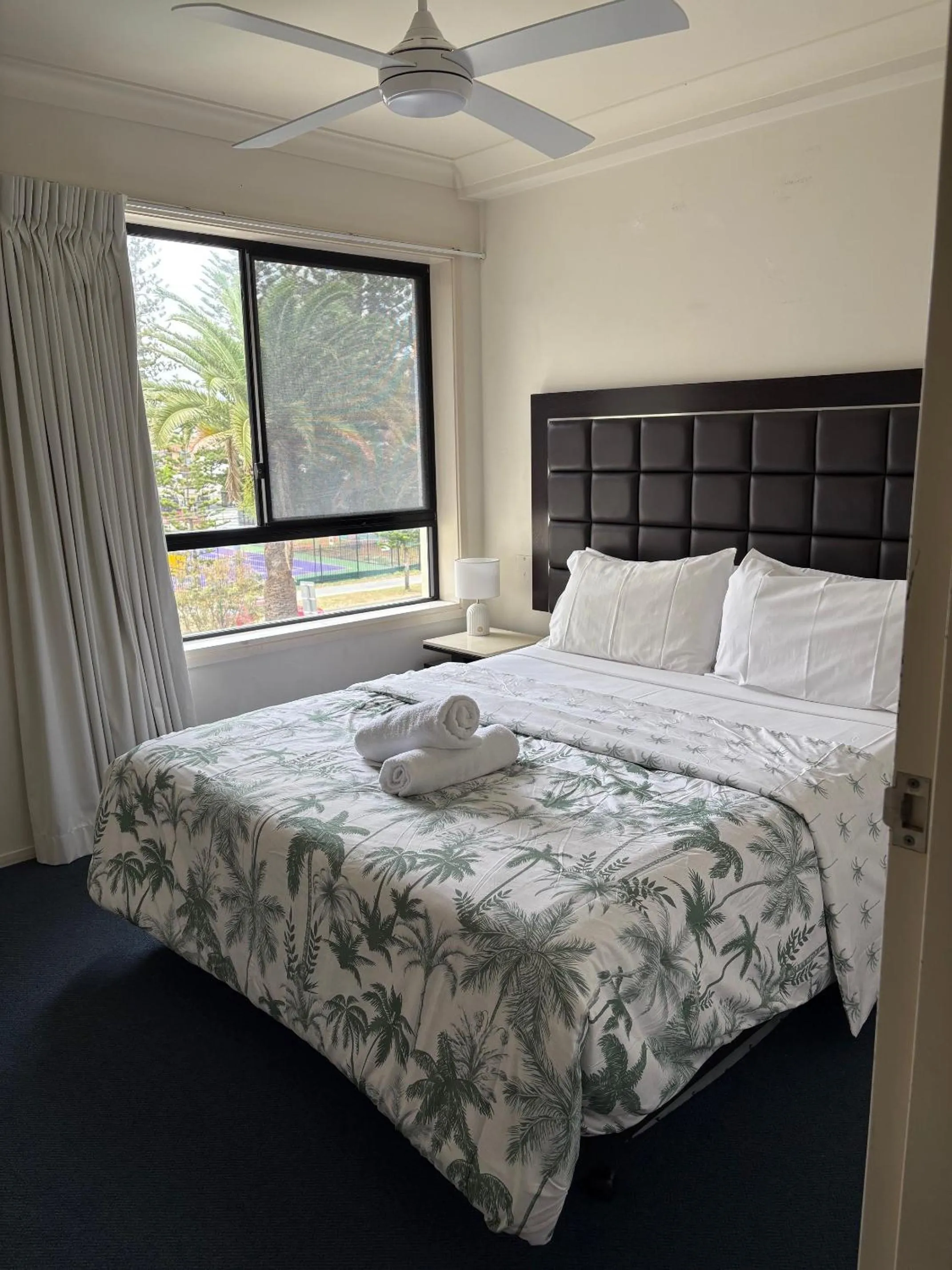 Bedroom, Bed in Island Beach Resort
