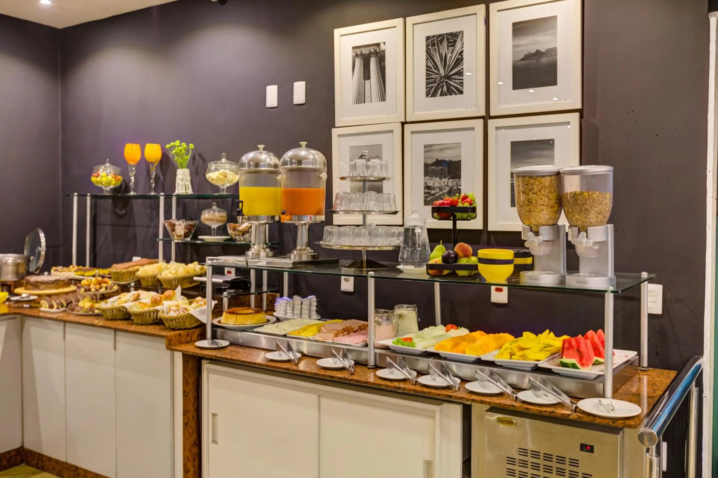 Coffee/tea facilities in Rio Design Copacabana Hotel