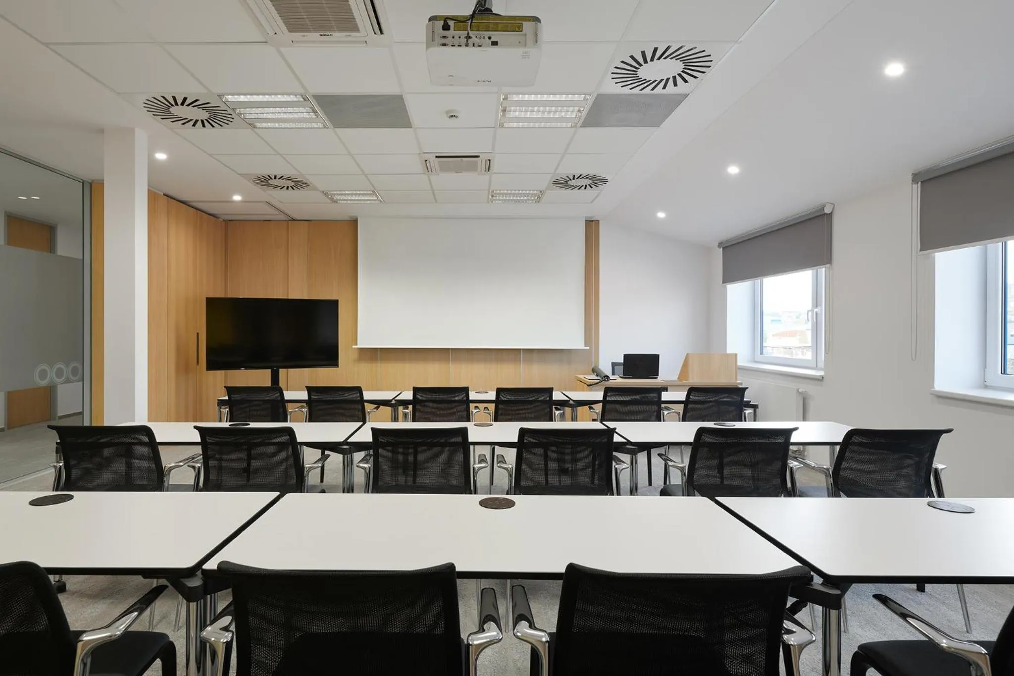 Business facilities in Hotel Osvit