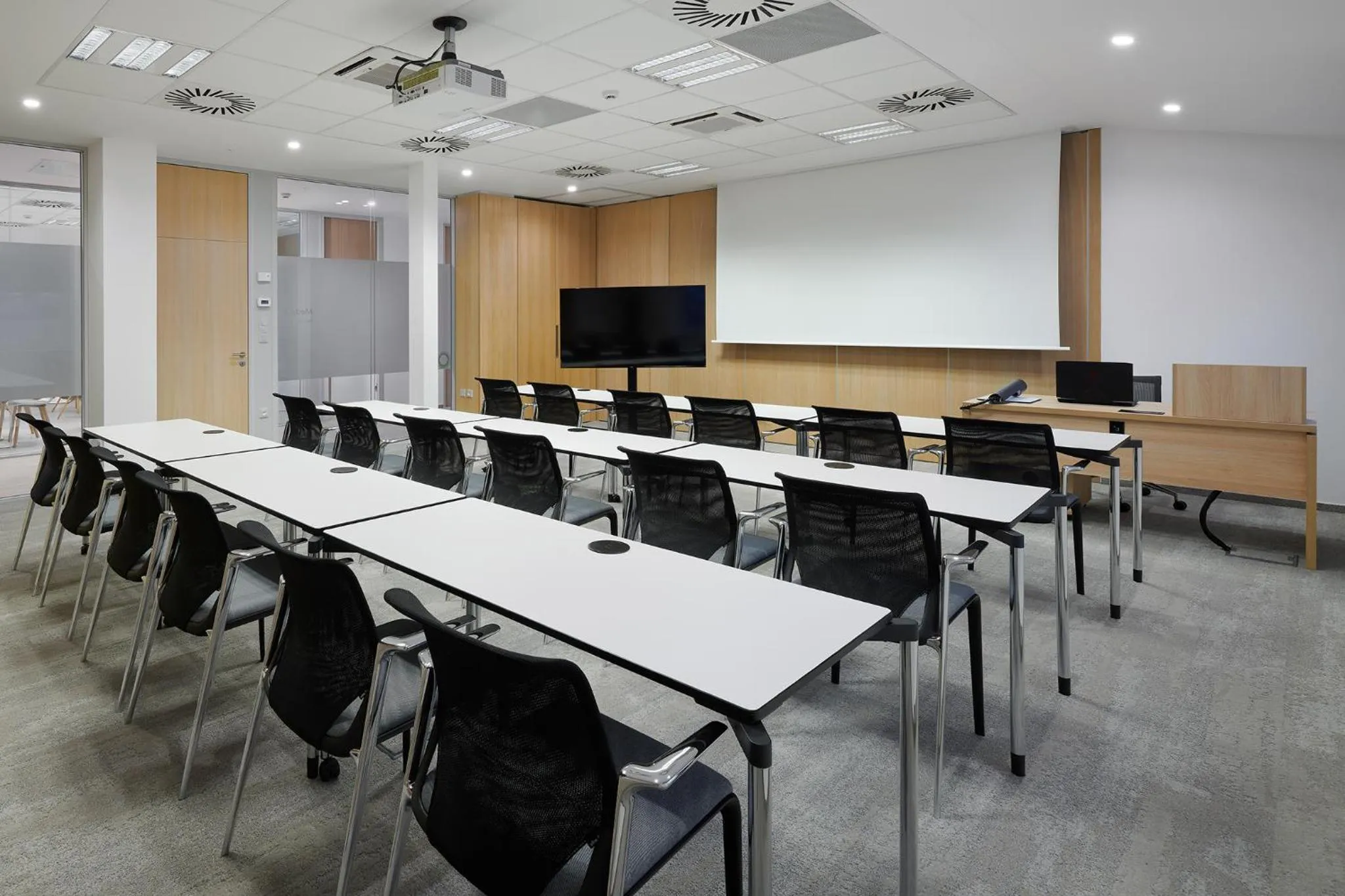 Business facilities in Hotel Osvit