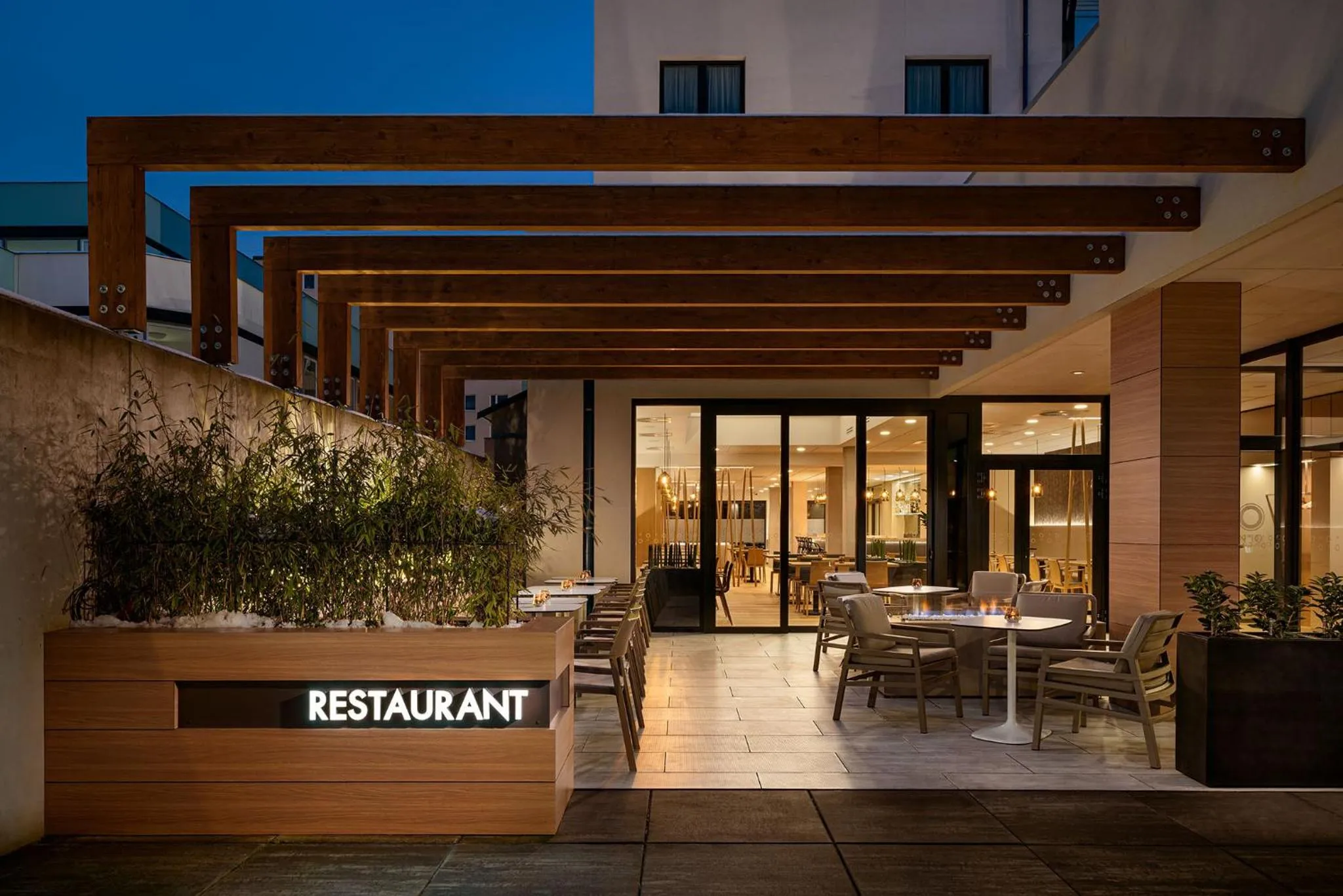 Restaurant/places to eat in Hotel Osvit