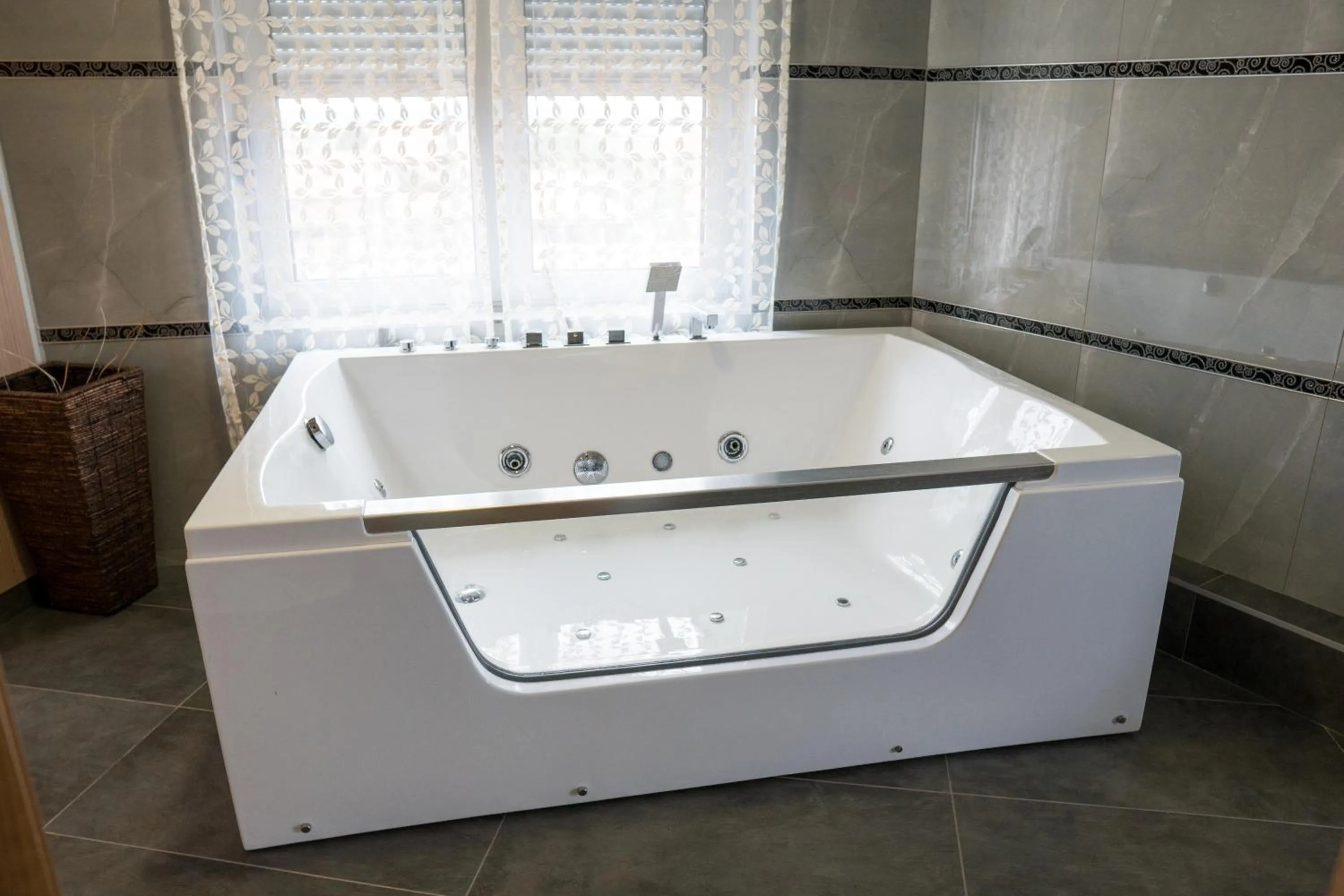 Hot Tub in Hotel Bella Nella