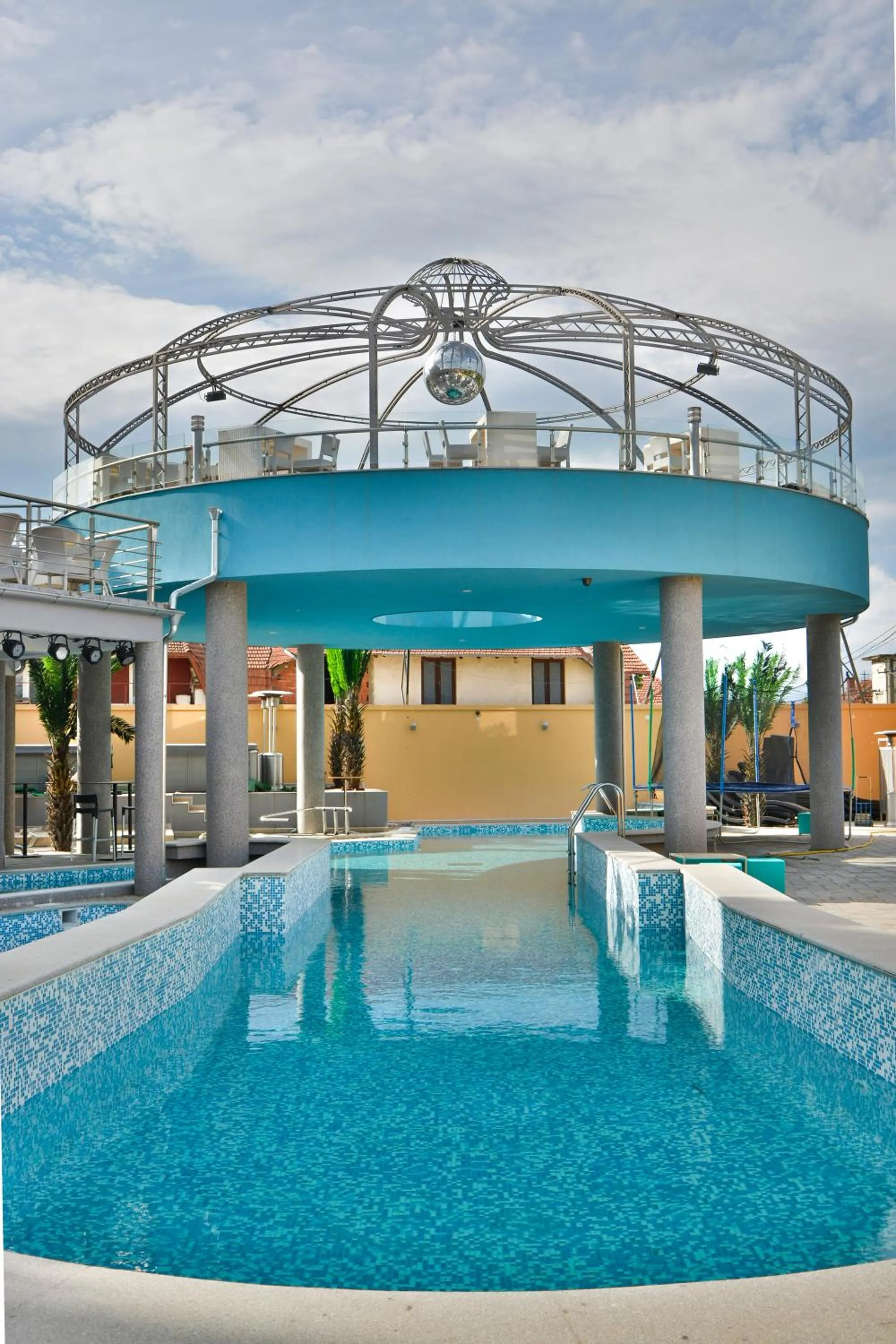 Swimming pool in Hotel Bella Nella