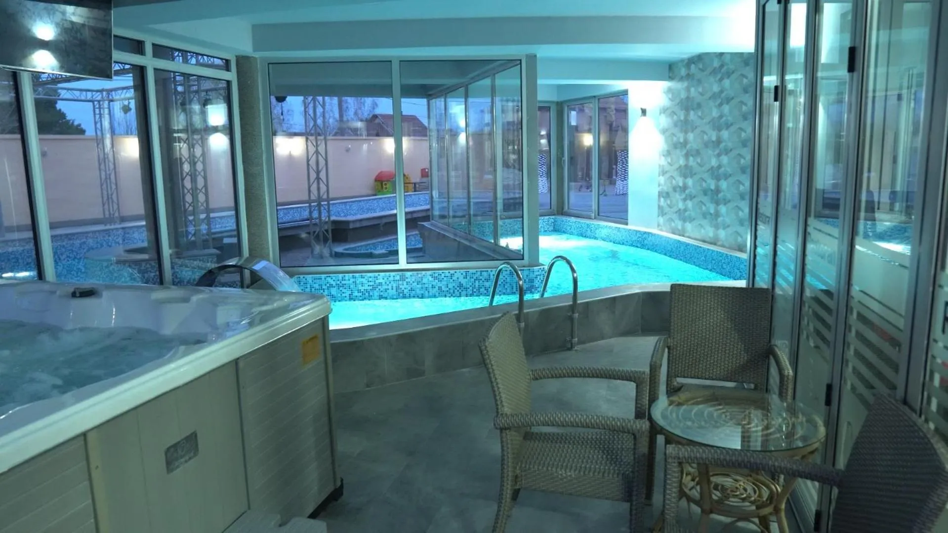 Swimming pool in Hotel Bella Nella