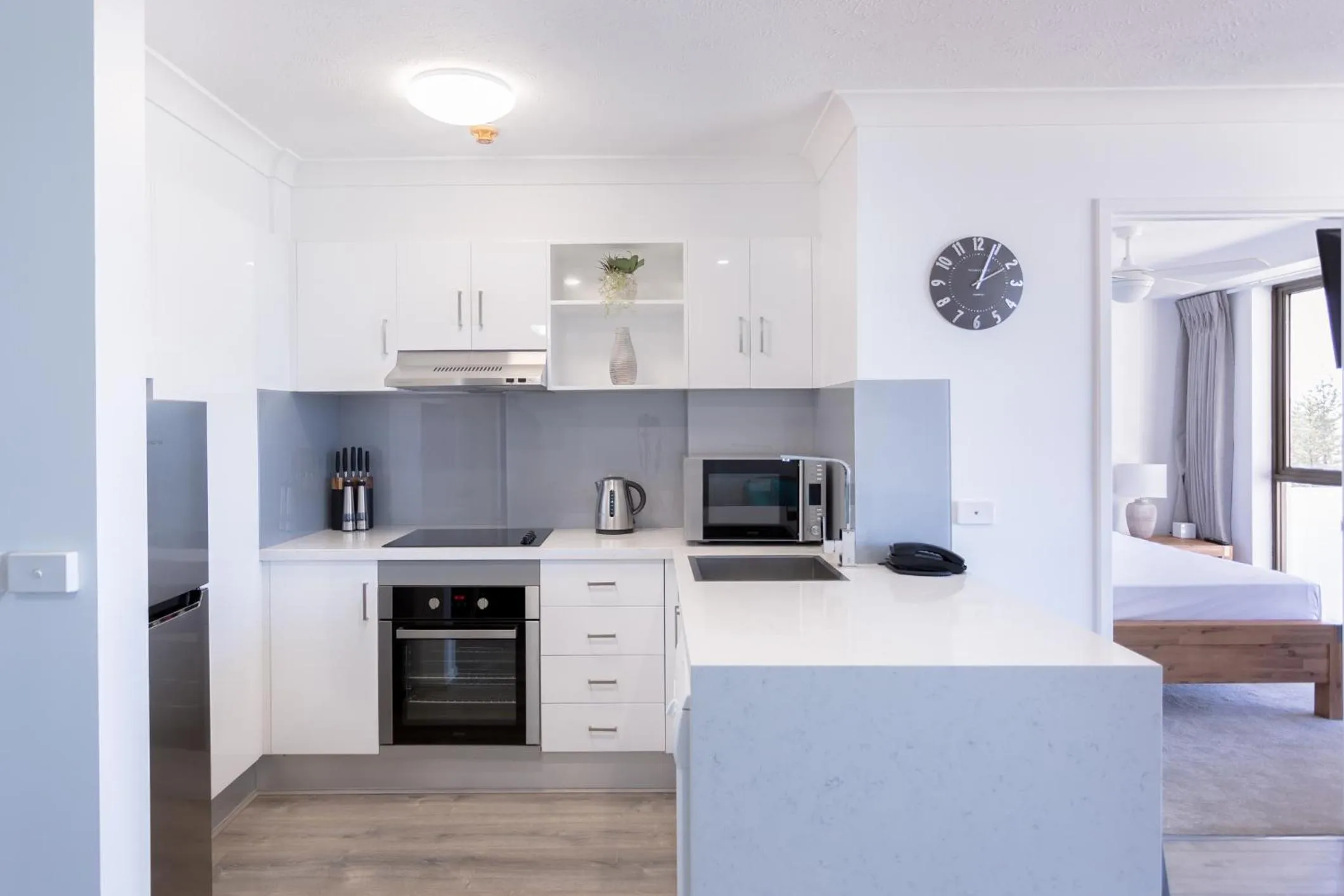 Kitchen or kitchenette in Ocean Royale