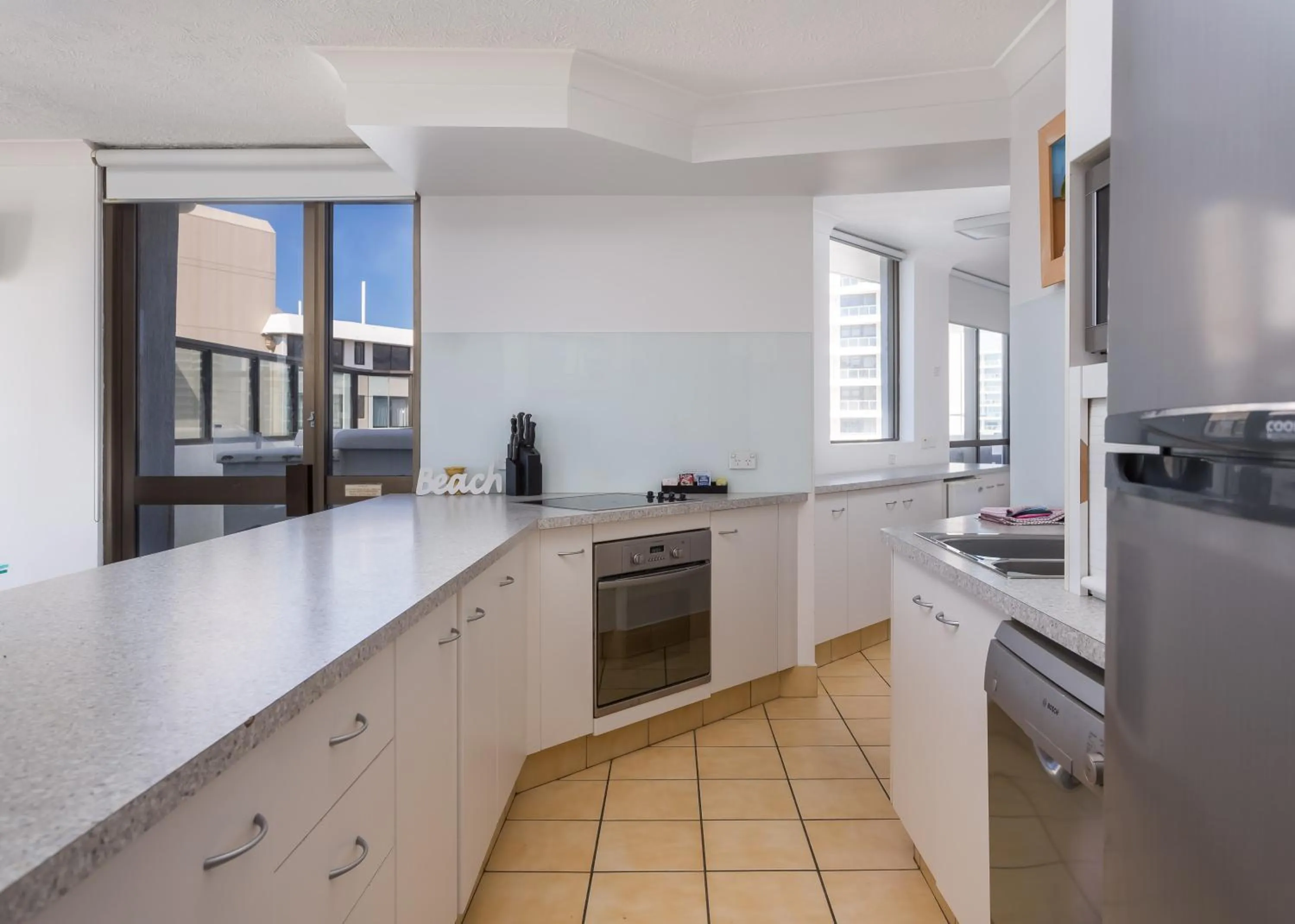 Kitchen or kitchenette in Ocean Royale