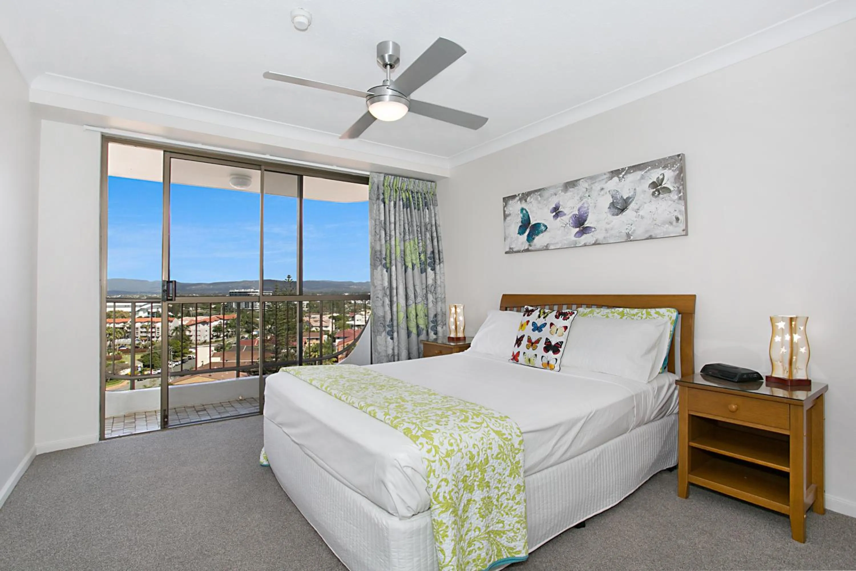Bedroom, Bed in Ocean Royale