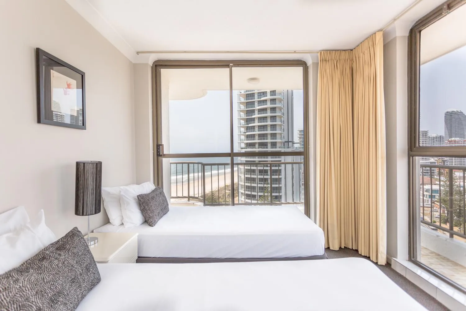 Photo of the whole room, Bed in Ocean Royale