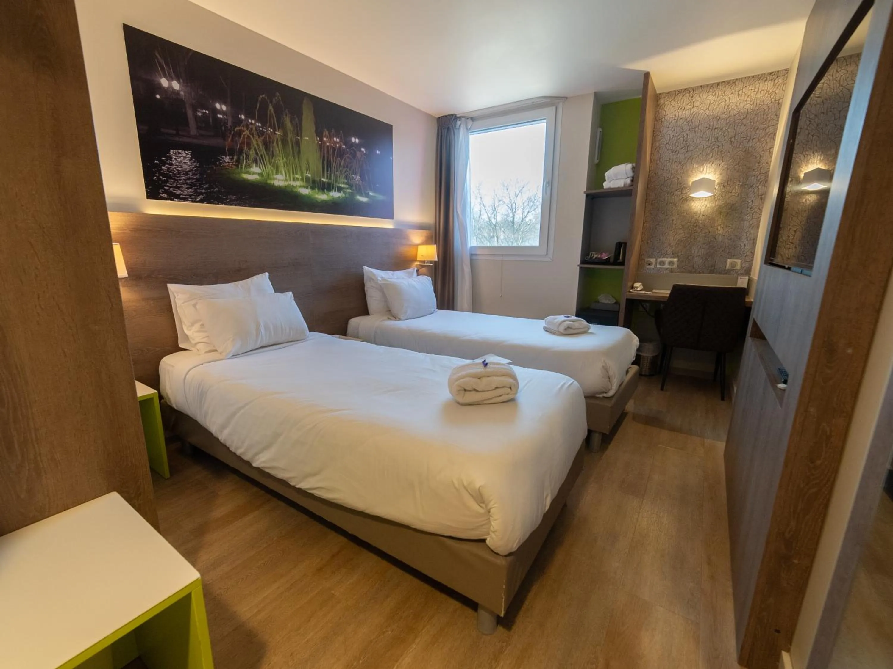 Bed in Best Western Hotelio Montpellier Sud