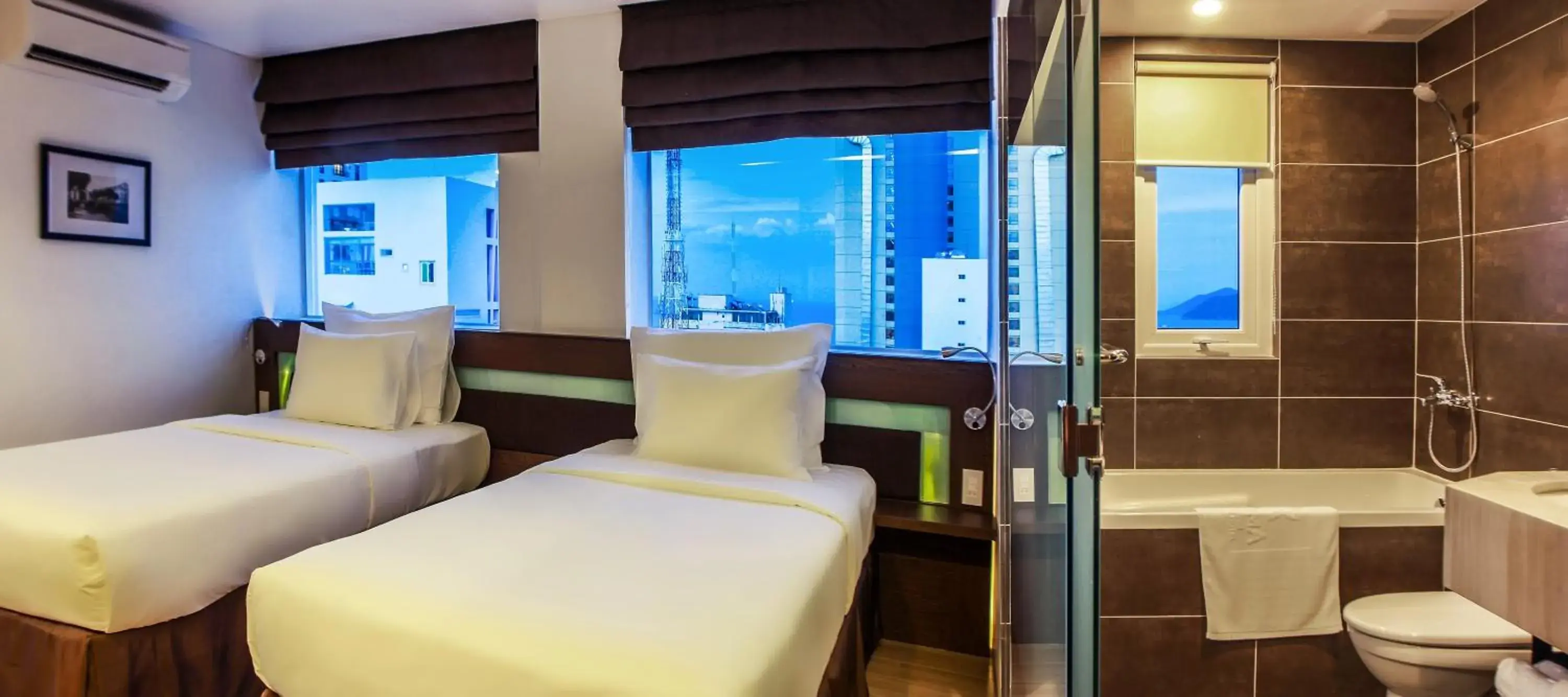 Executive Twin or Double Room with City View and Balcony in Aroma Nha Trang Boutique Hotel Executive Twin or Double Room with City View and Balcony in Aroma Nha Trang Boutique Hotel