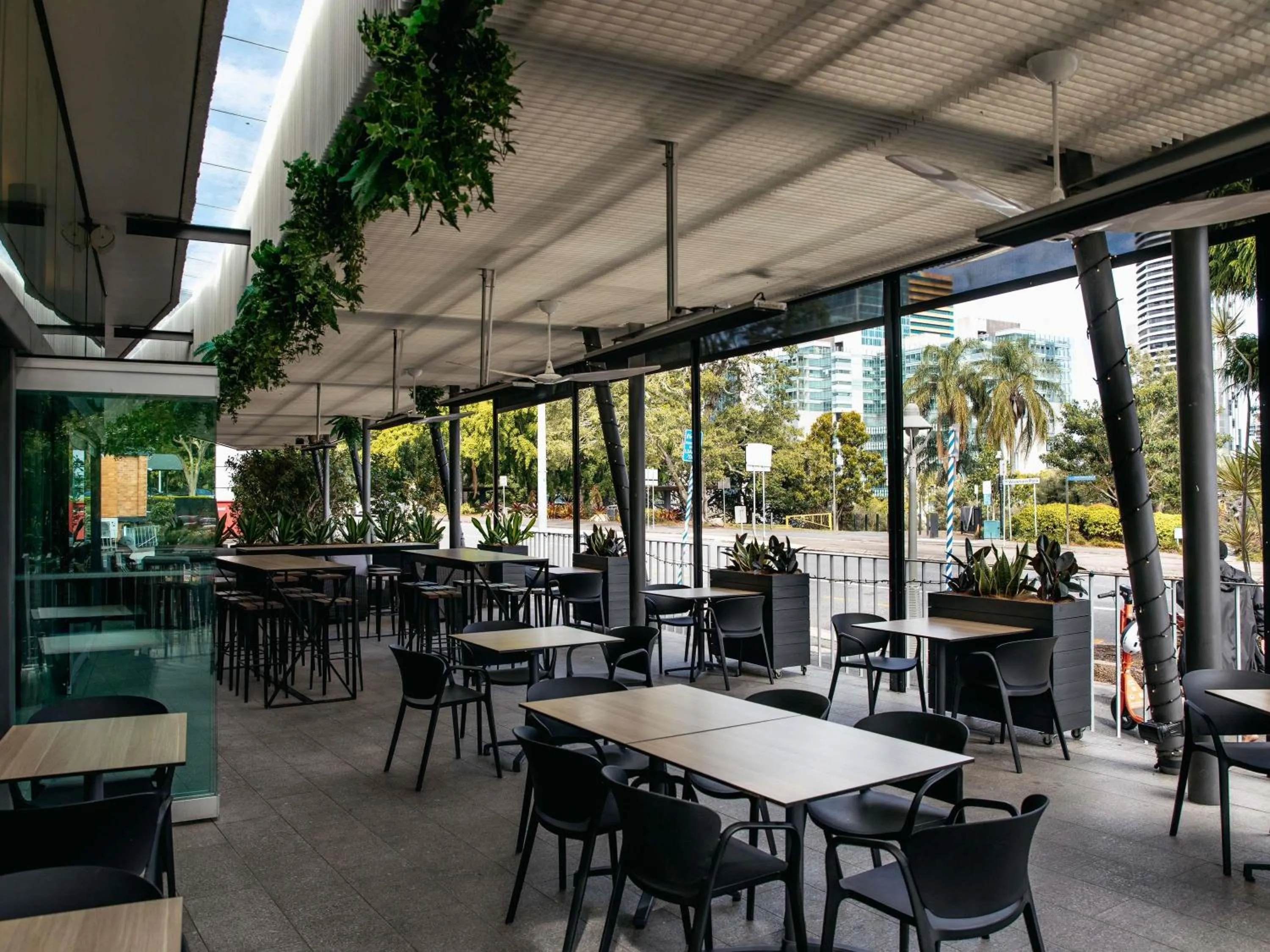 Restaurant/places to eat in Mercure Brisbane Spring Hill