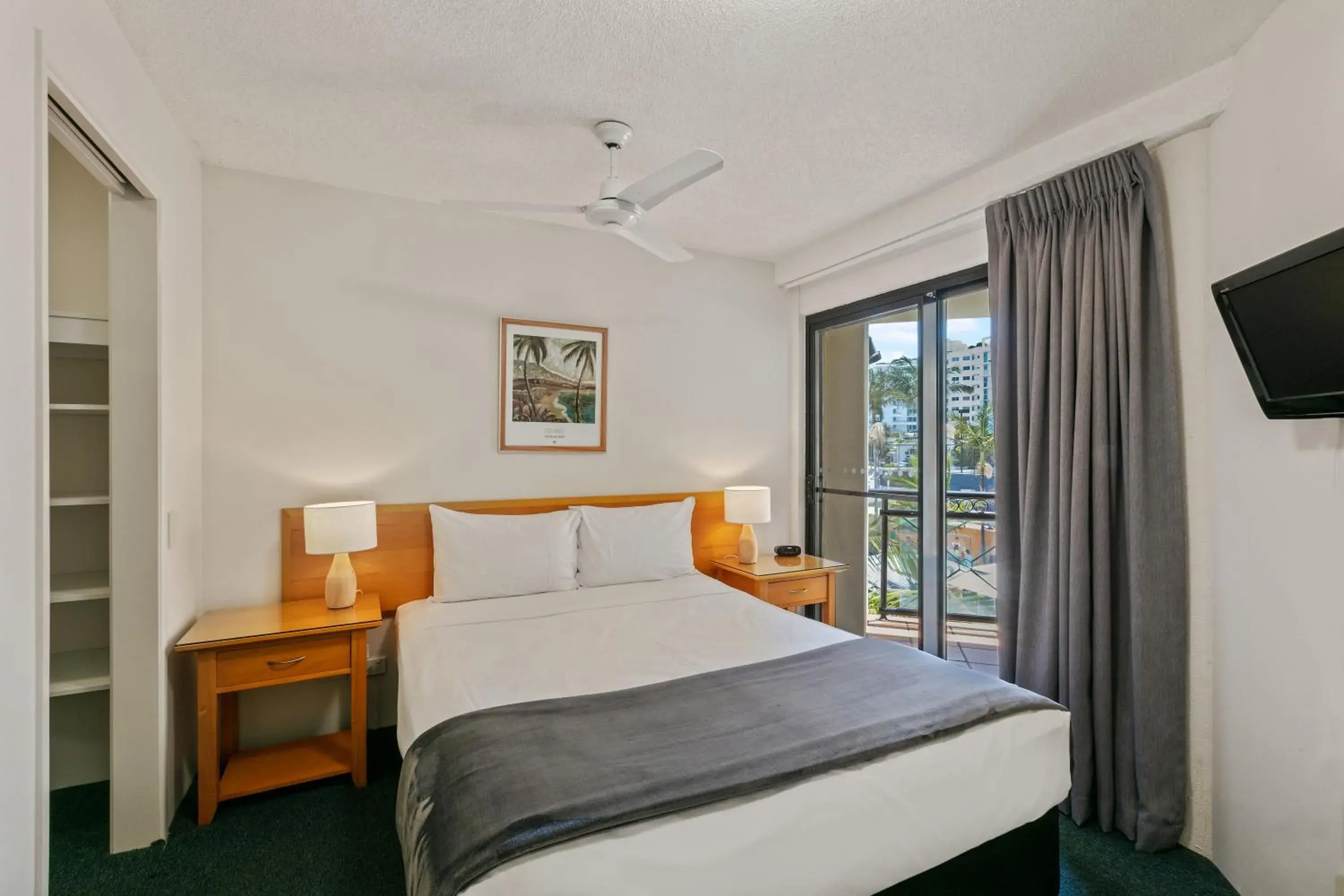 One-Bedroom Apartment - Partly Renovated in Caribbean Resort One-Bedroom Apartment - Partly Renovated in Caribbean Resort