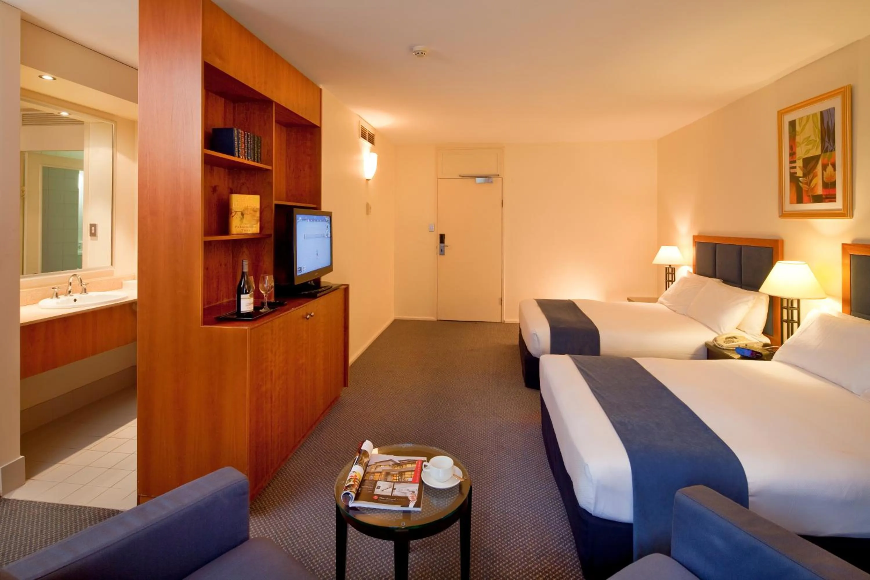 Photo of the whole room in Seasons Of Perth