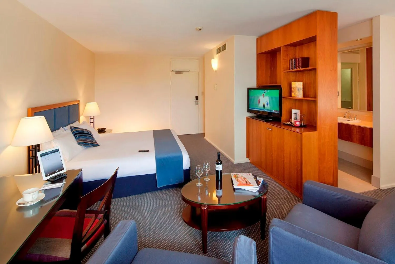 Photo of the whole room in Seasons Of Perth