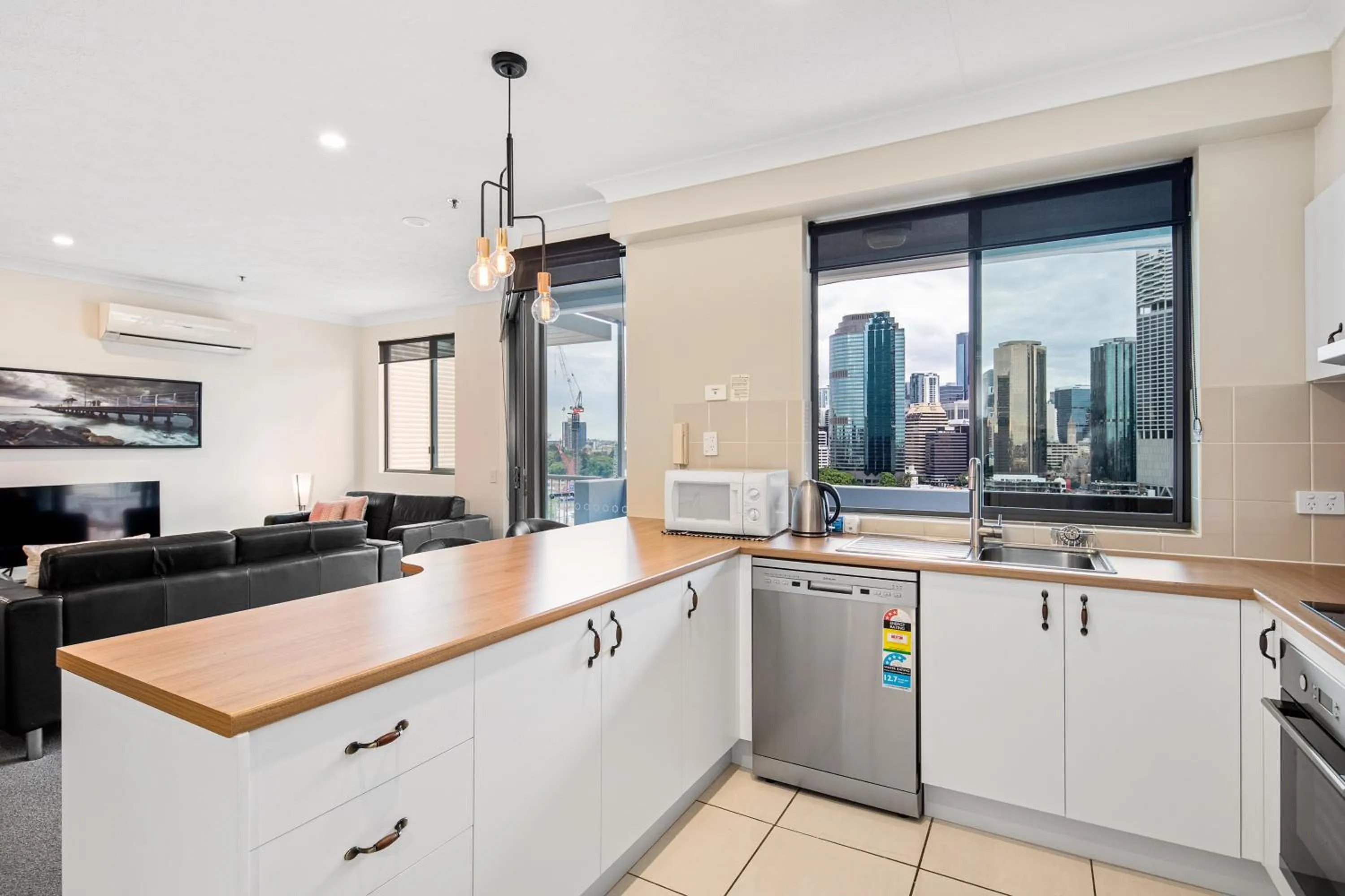 Kitchen or kitchenette in Bridgewater Apartments
