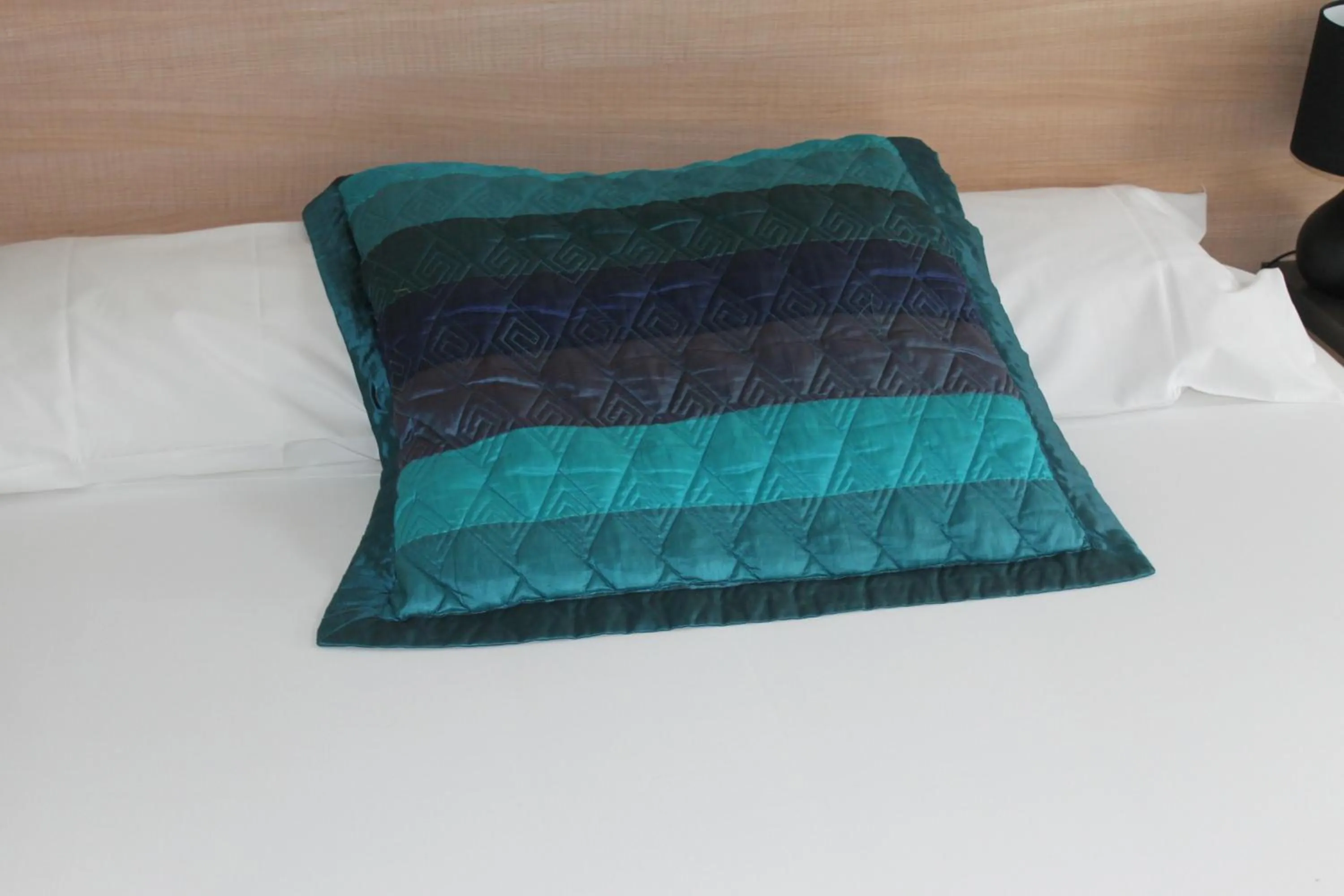 Decorative detail, Bed in Mansfield Motel