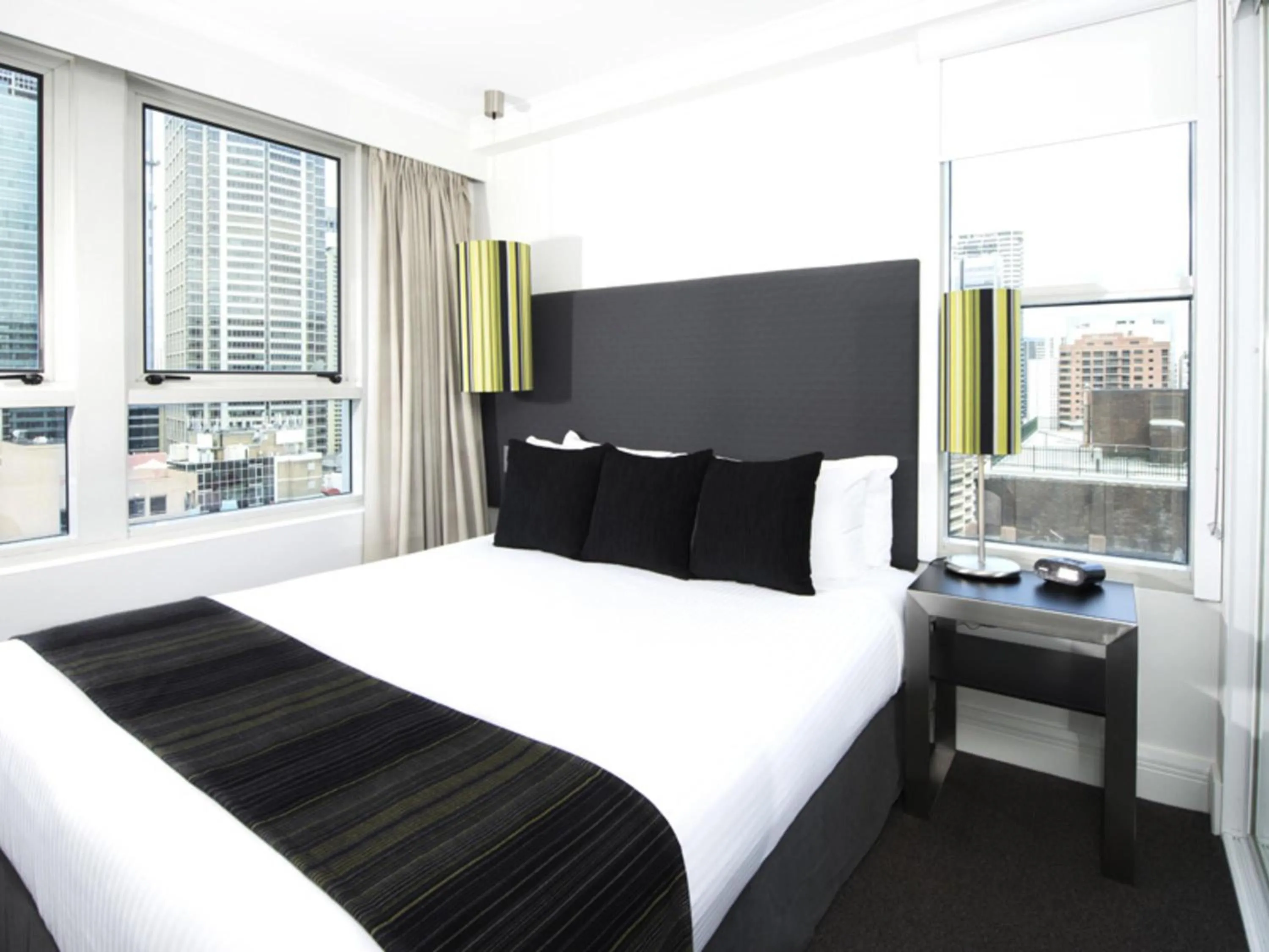 Bedroom, Bed in Mantra on Kent