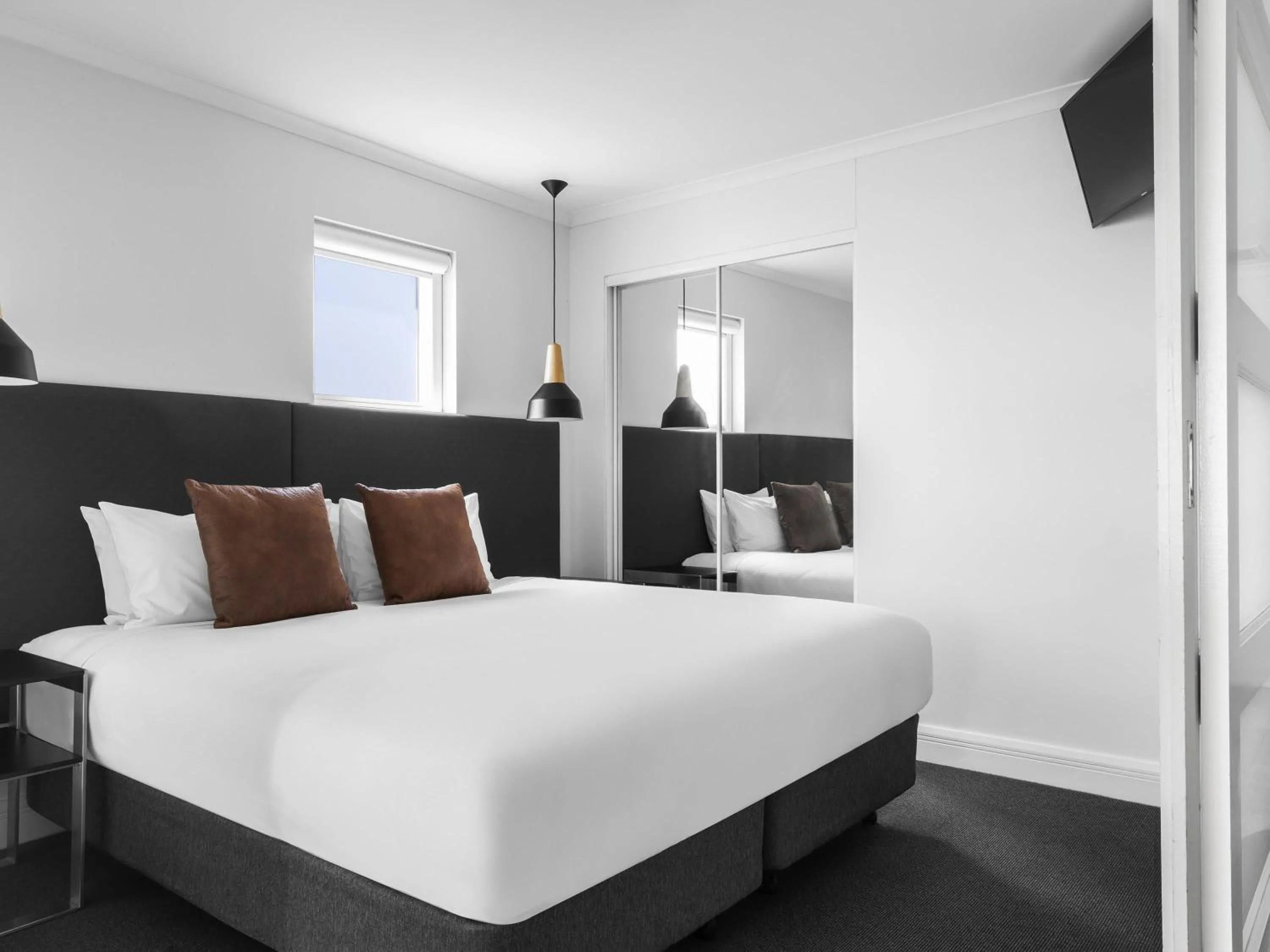 Bedroom, Bed in Mantra on Kent