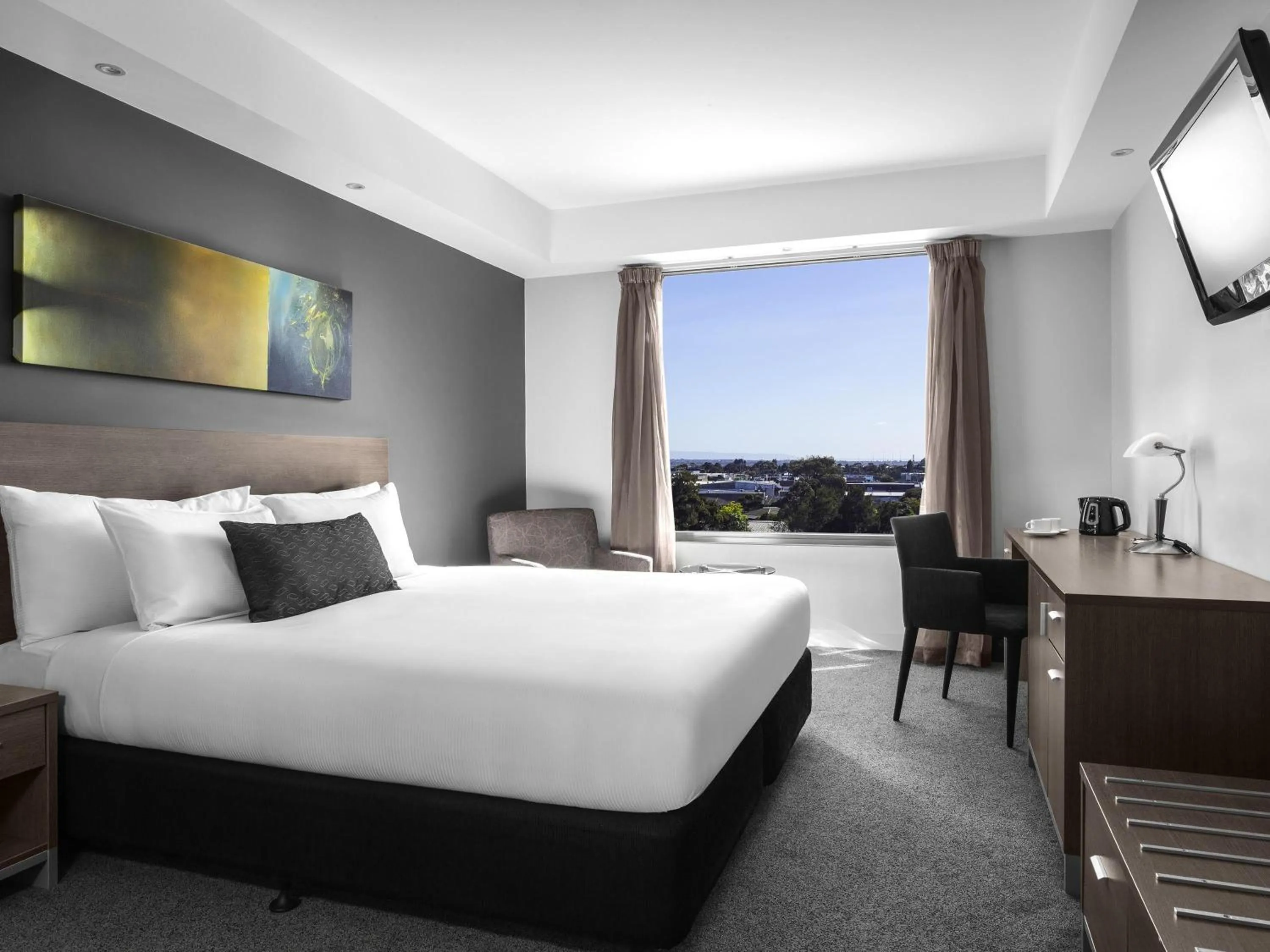 Bedroom, Bed in Mantra Melbourne Airport
