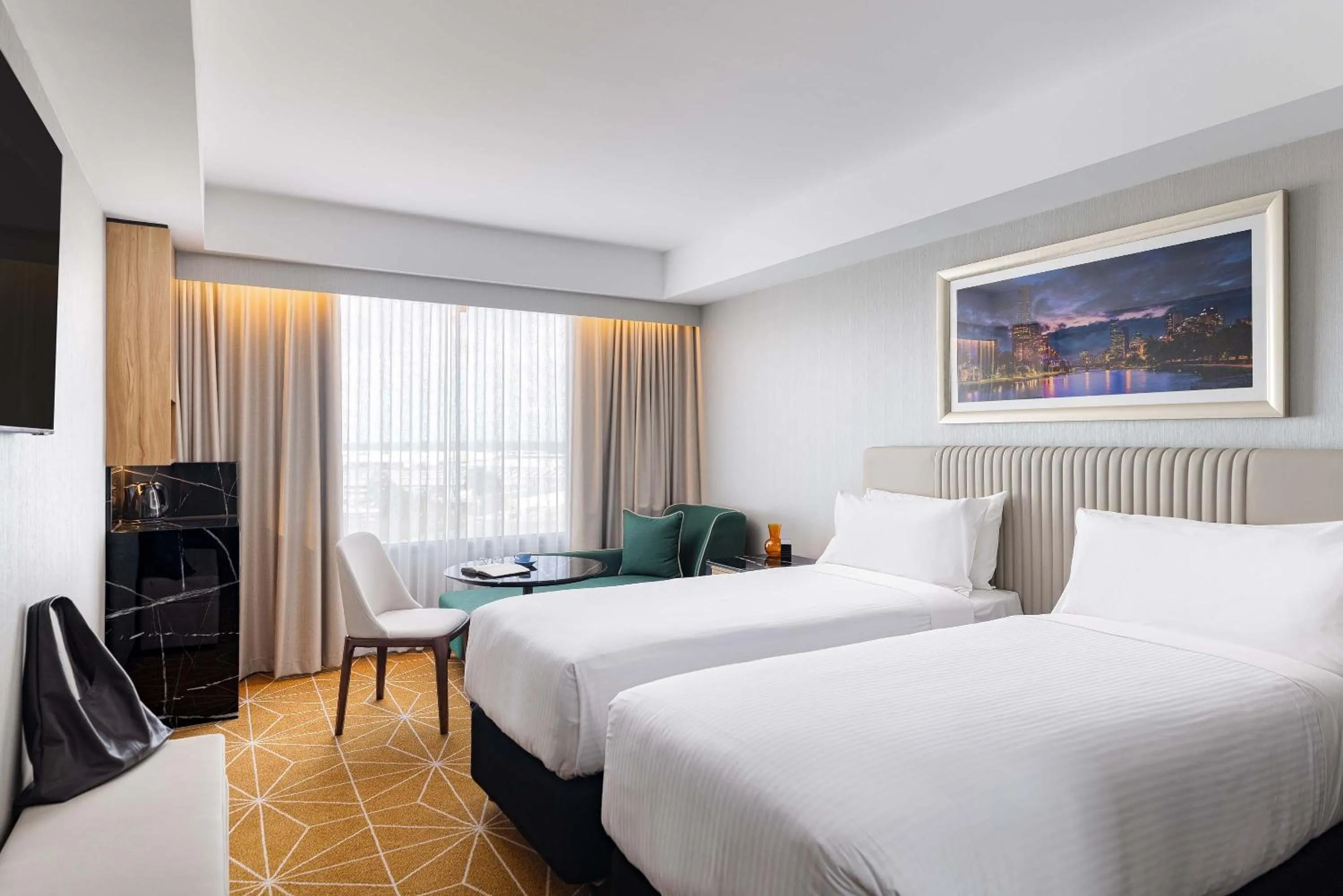 Bed in Mantra Melbourne Airport