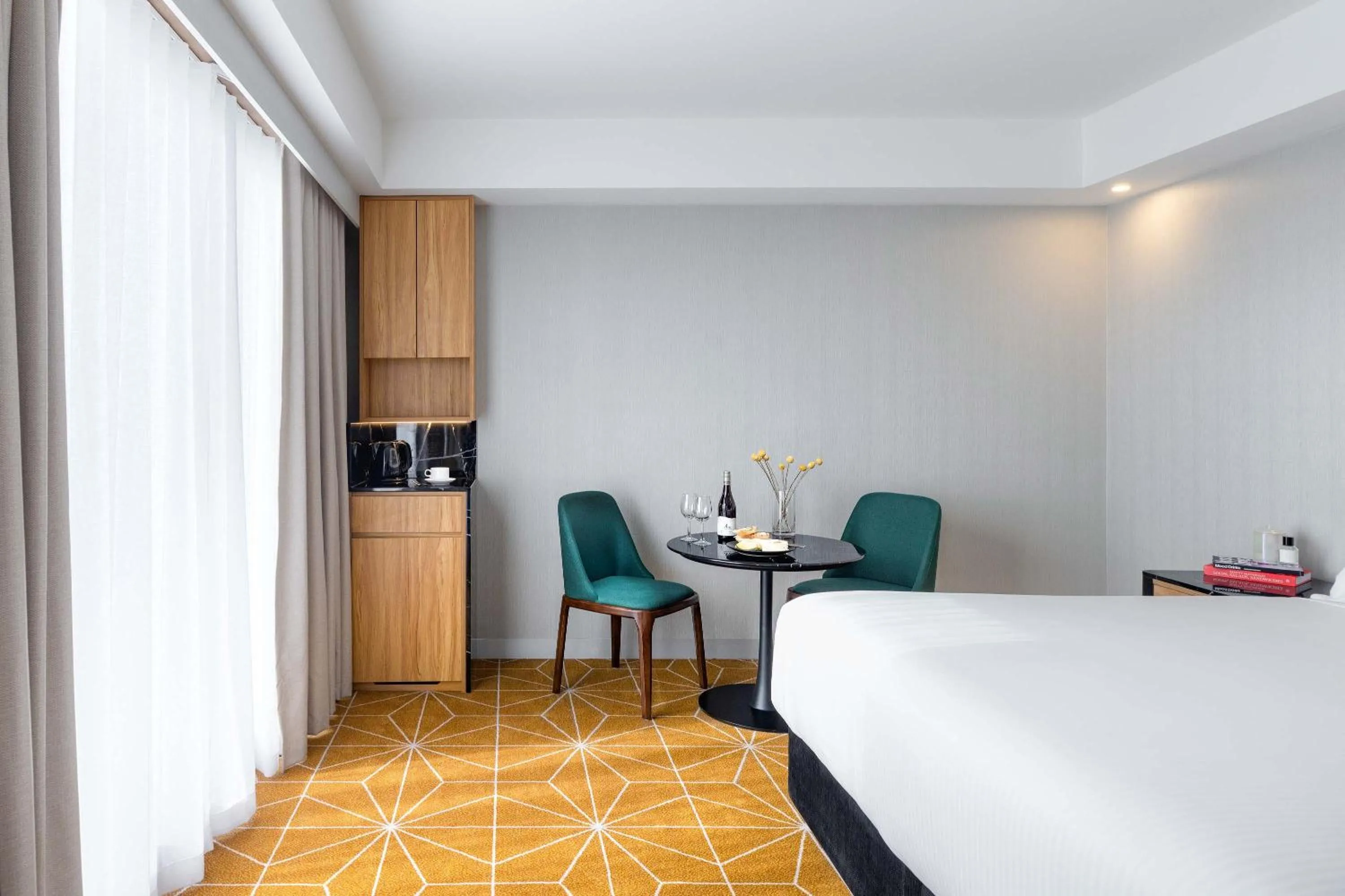 Bed in Mantra Melbourne Airport