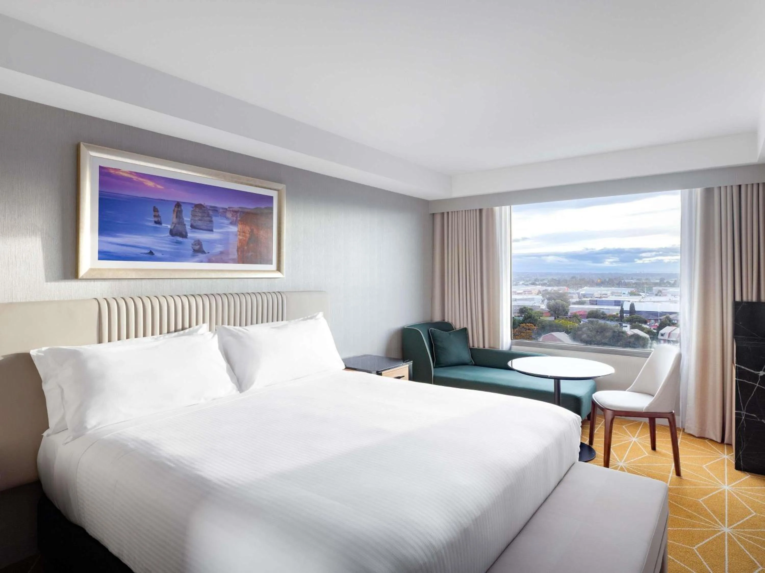 Bedroom, Bed in Mantra Melbourne Airport