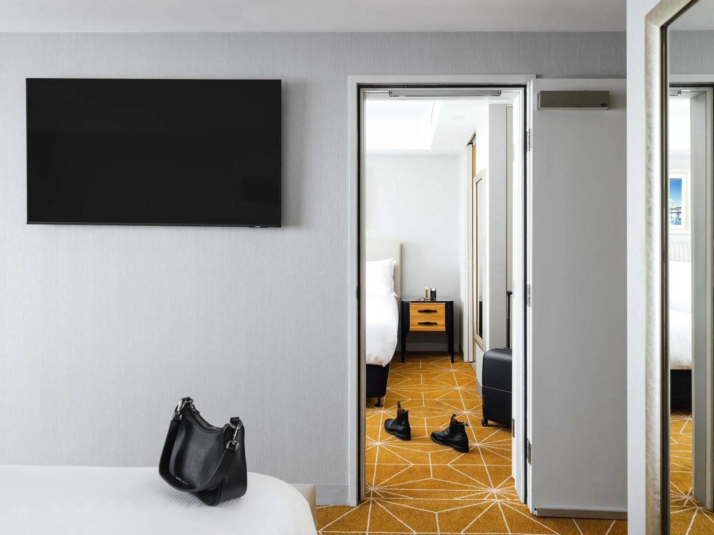 Bedroom, Bed in Mantra Melbourne Airport