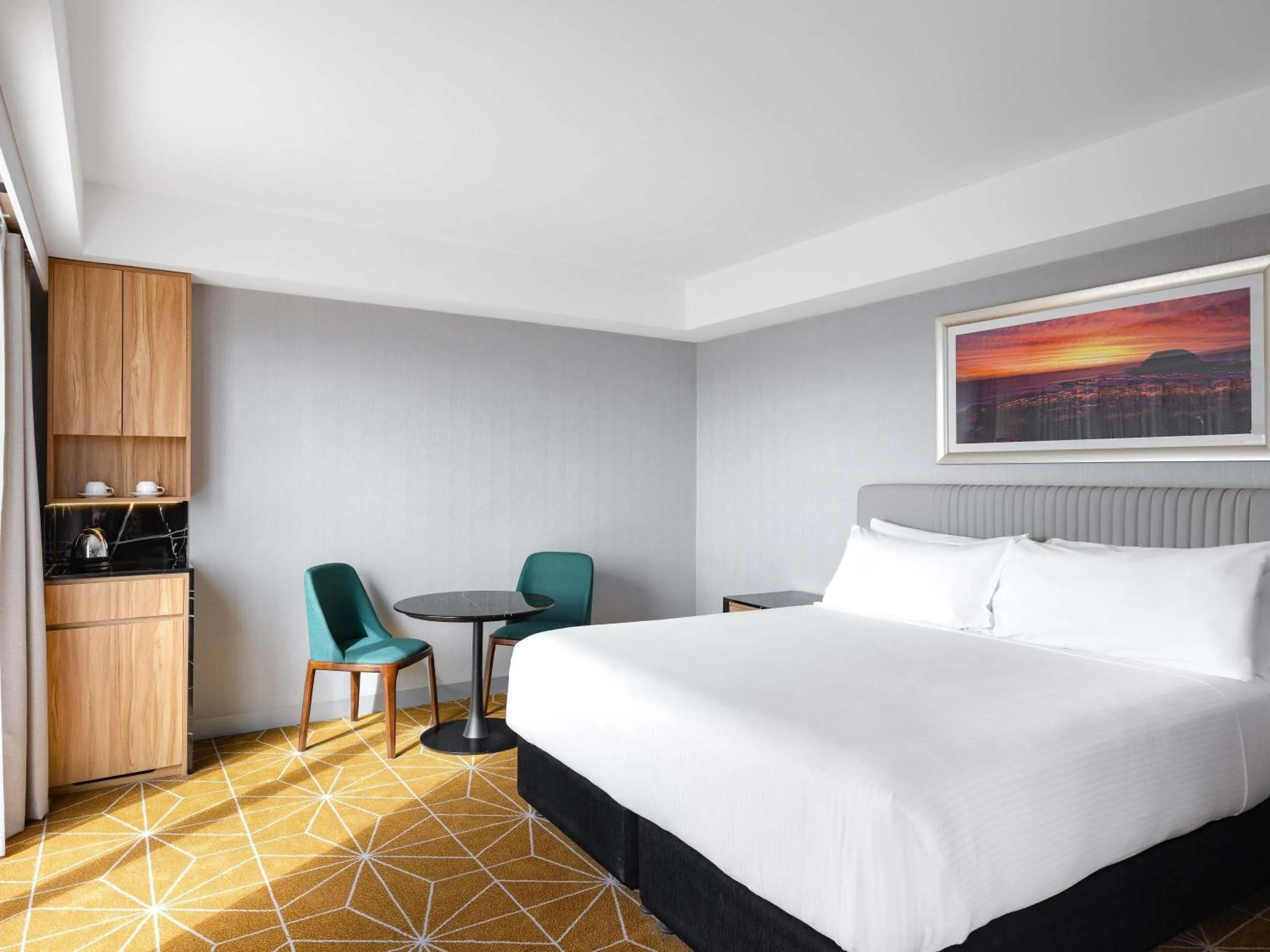 Bedroom, Bed in Mantra Melbourne Airport