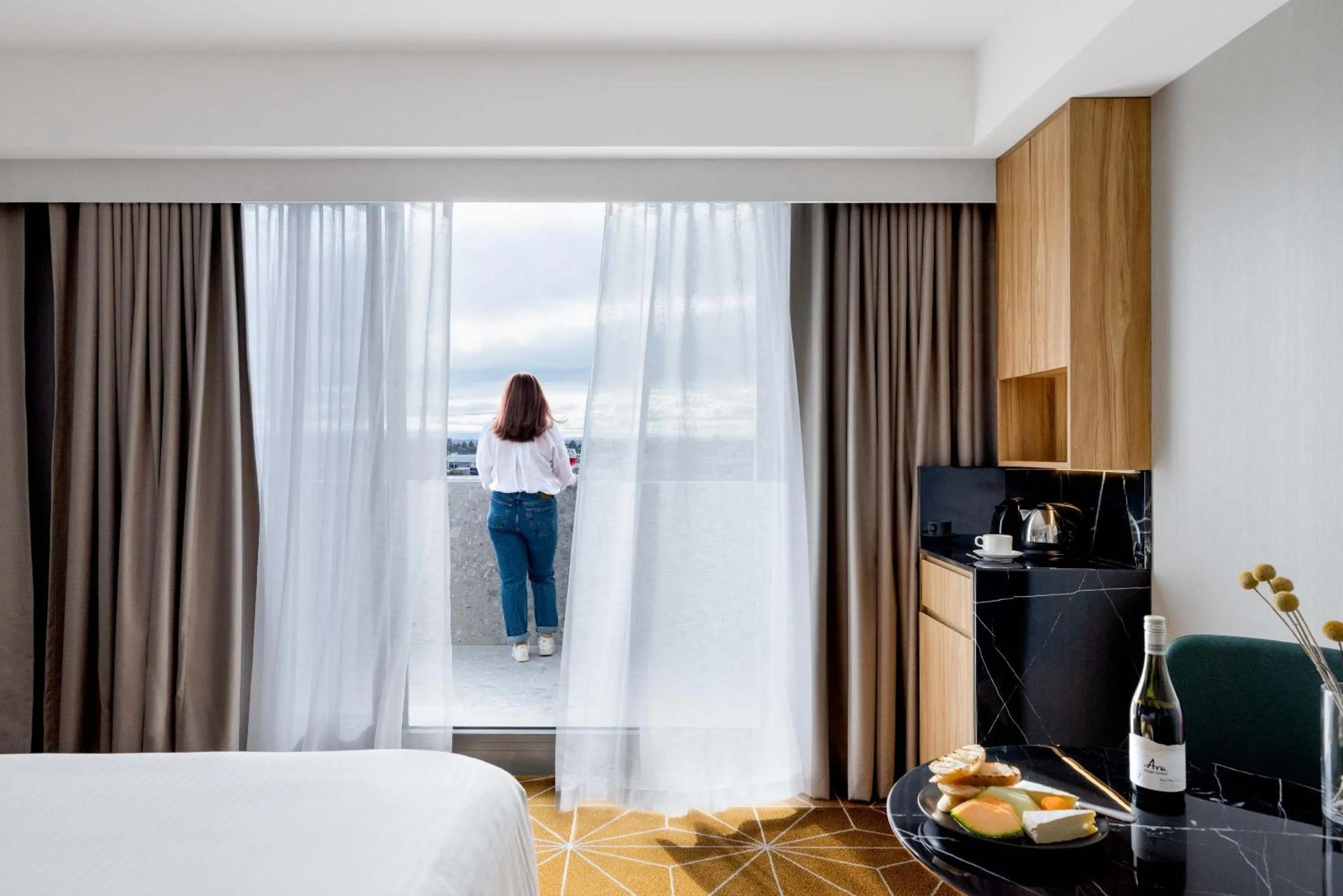 Balcony/Terrace, Bed in Mantra Melbourne Airport