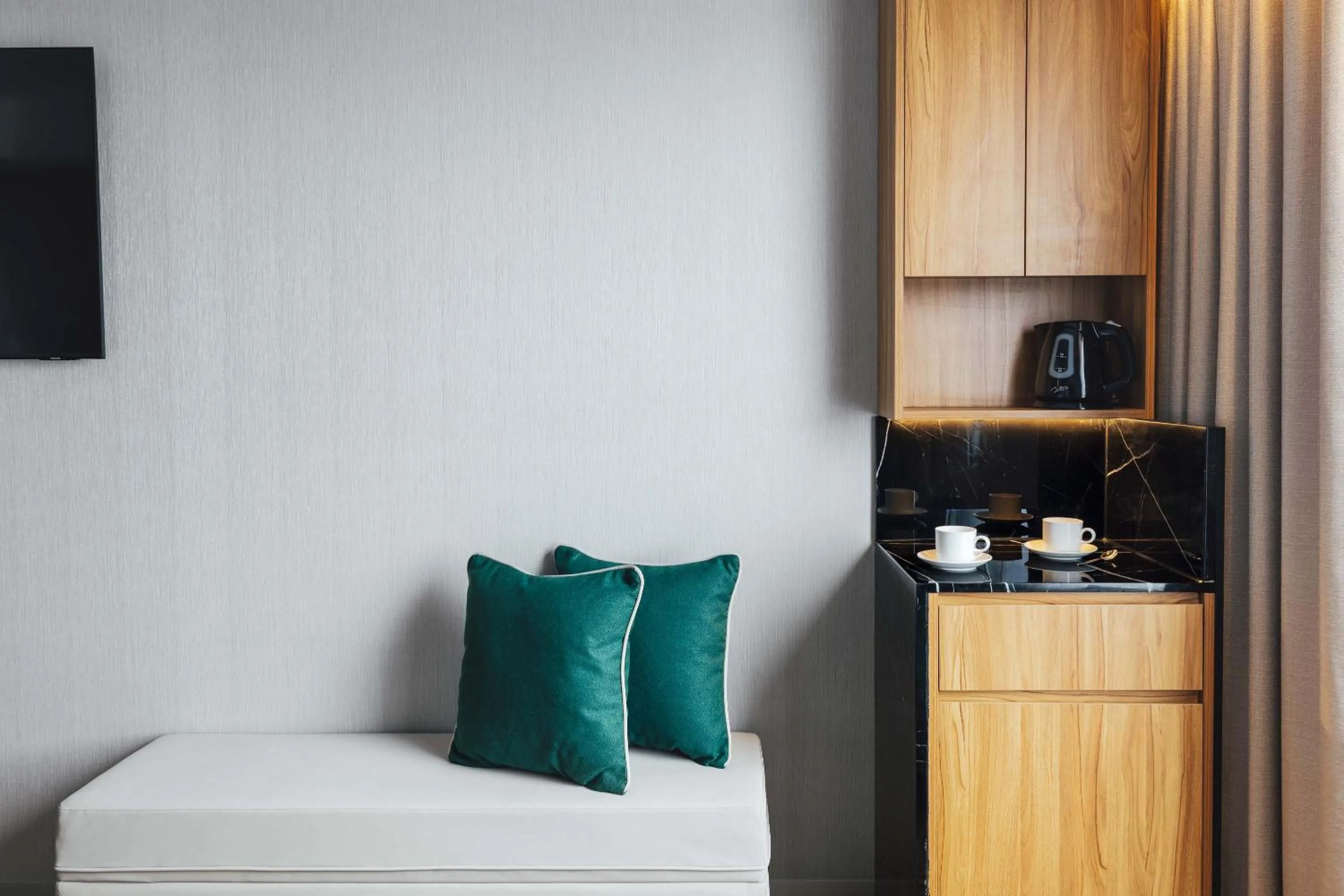 Coffee/tea facilities, Bed in Mantra Melbourne Airport